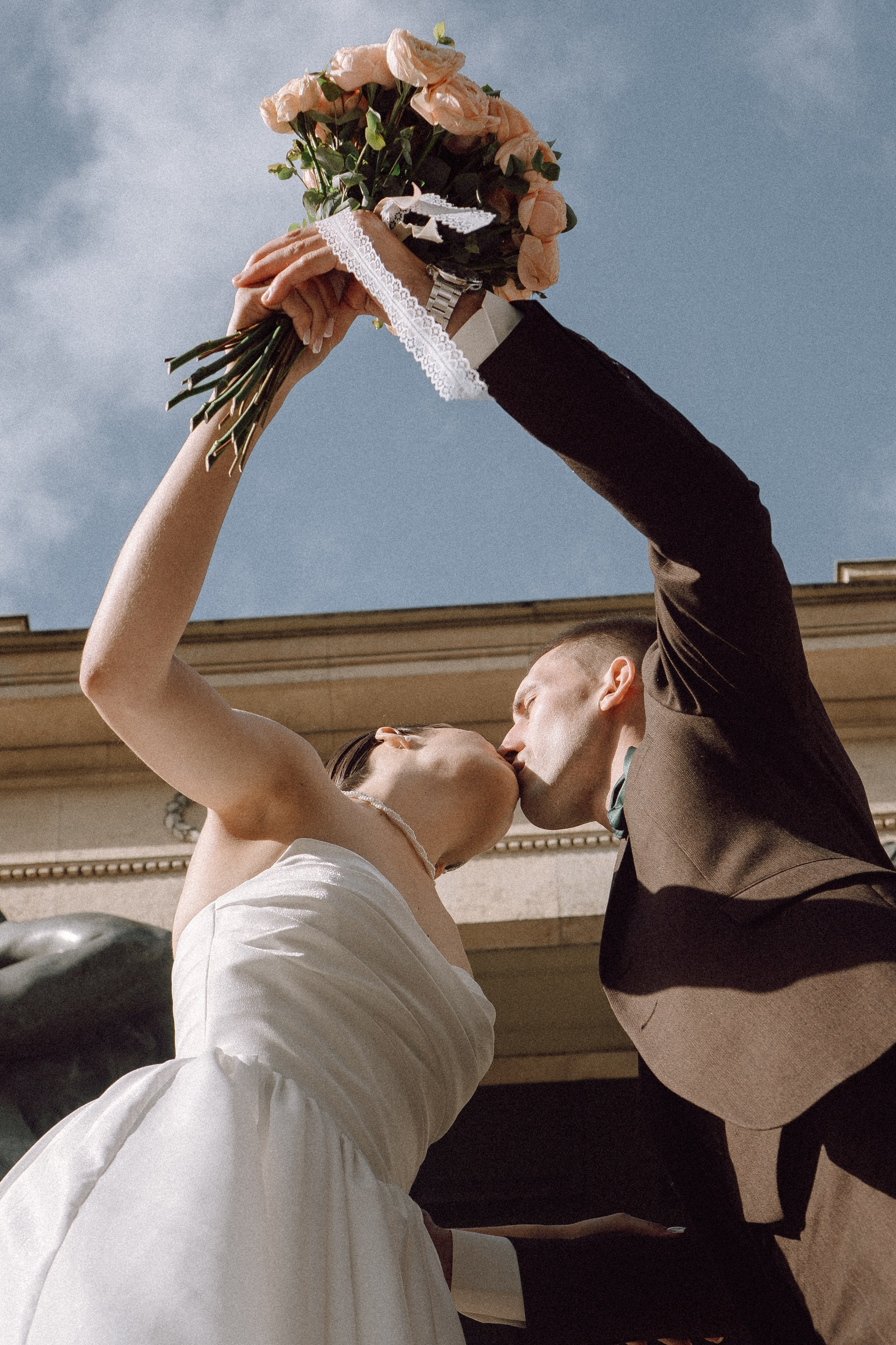 СВАДЕБНАЯ ПРОГУЛКА В САНТК-ПЕТЕРБУРГЕ (ИСАКИЕВСКИЙ СОБОР, ЗИМНЯЯ КАНАВКА, ЭРМИТАЖ И БОЛЬШАЯ МОРСКАЯ УЛИЦА). Профессиональный фотограф, Санкт-Петербург — Виктория Богомолова