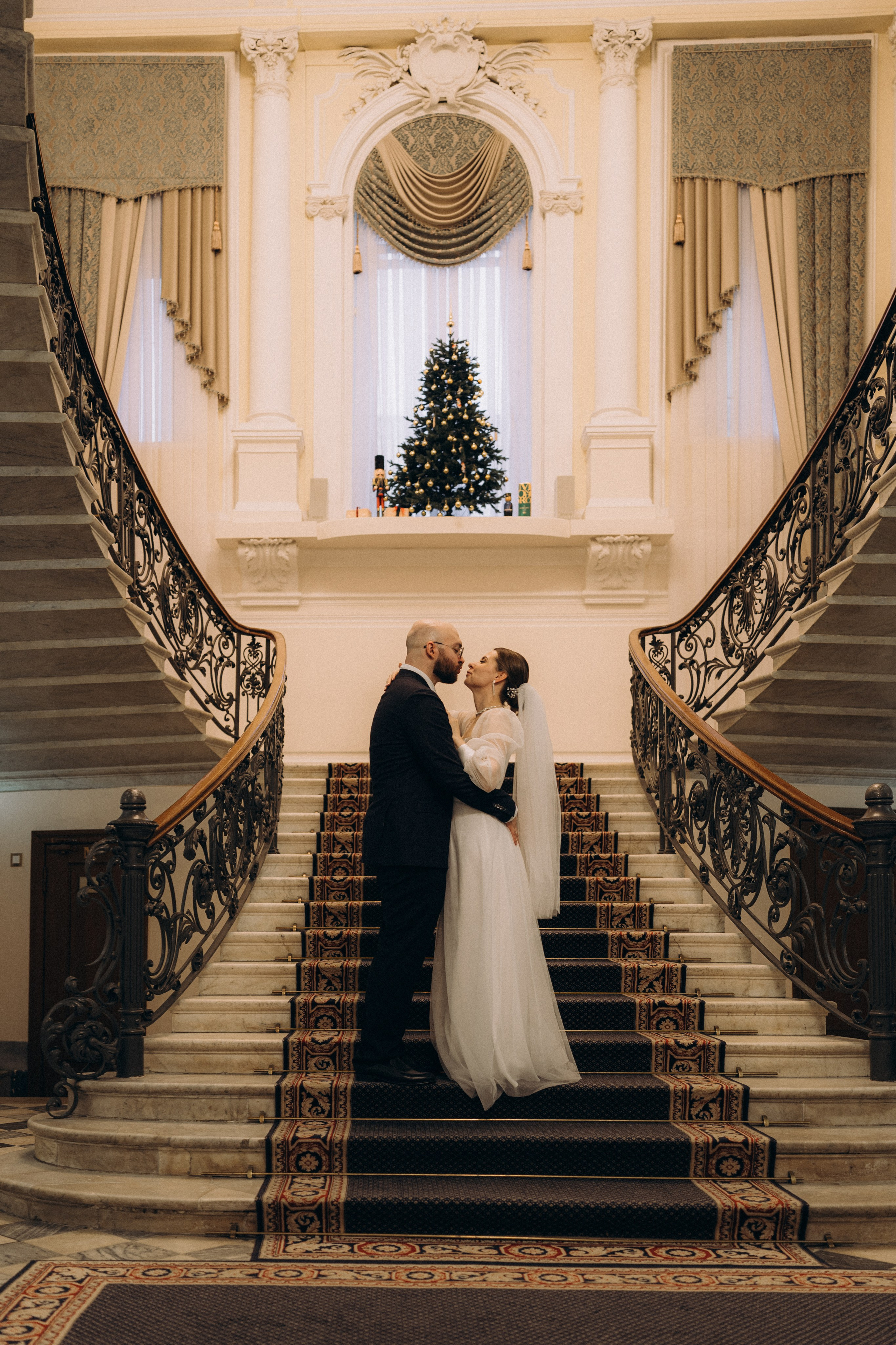 СВАДЕБНАЯ СЬЕМКА ВО ВТОРОМ ДВОРЦЕ (ДЕКАБРЬ) ТАКЖЕ СЬЕМКА В СТУДИИ НА ЧЕРНЫШЕВСКОЙ. Профессиональный фотограф, Санкт-Петербург — Виктория Богомолова