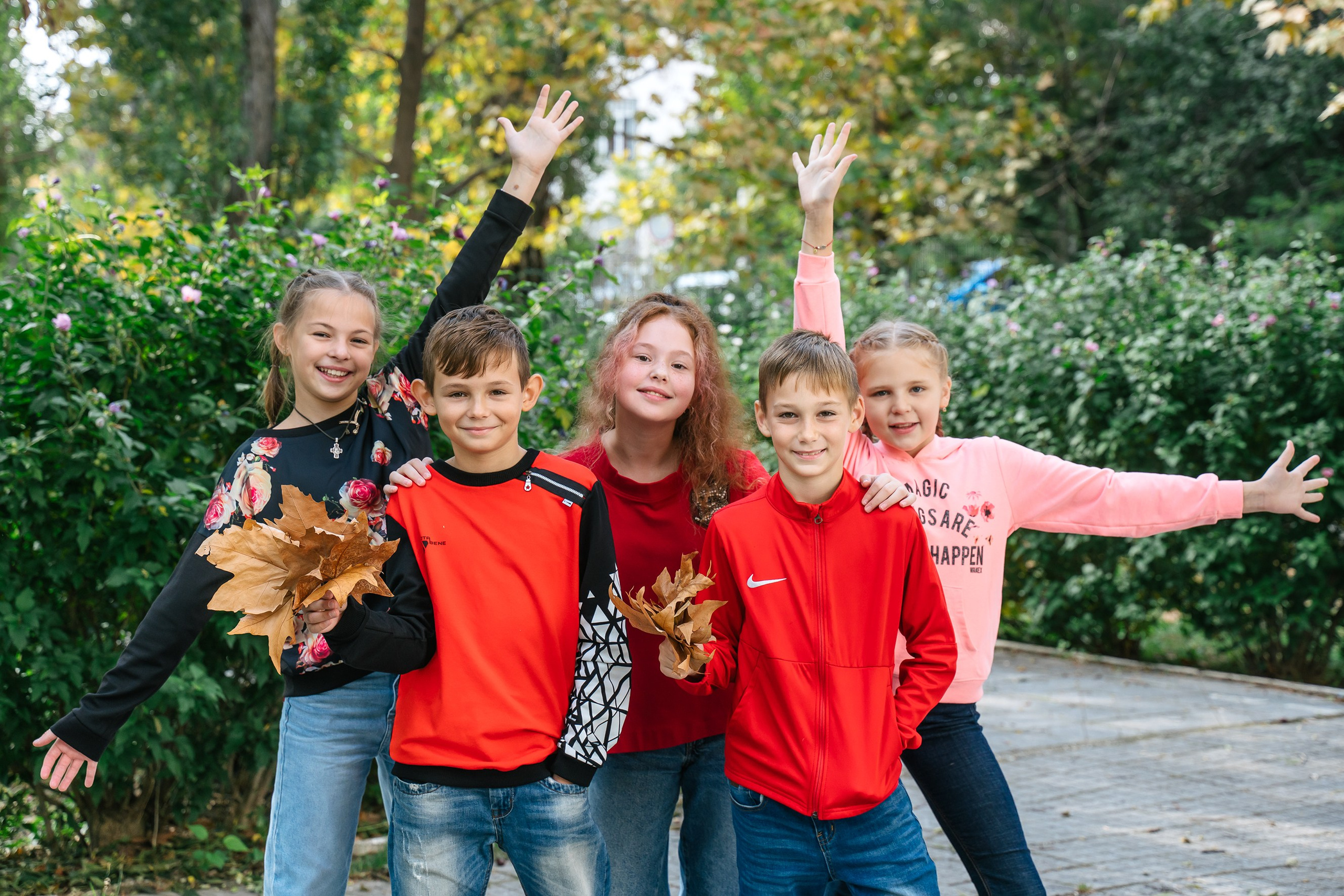 Фотографии с друзьями. Выпускные альбомы, школьные фотосессии в городе Новороссийске