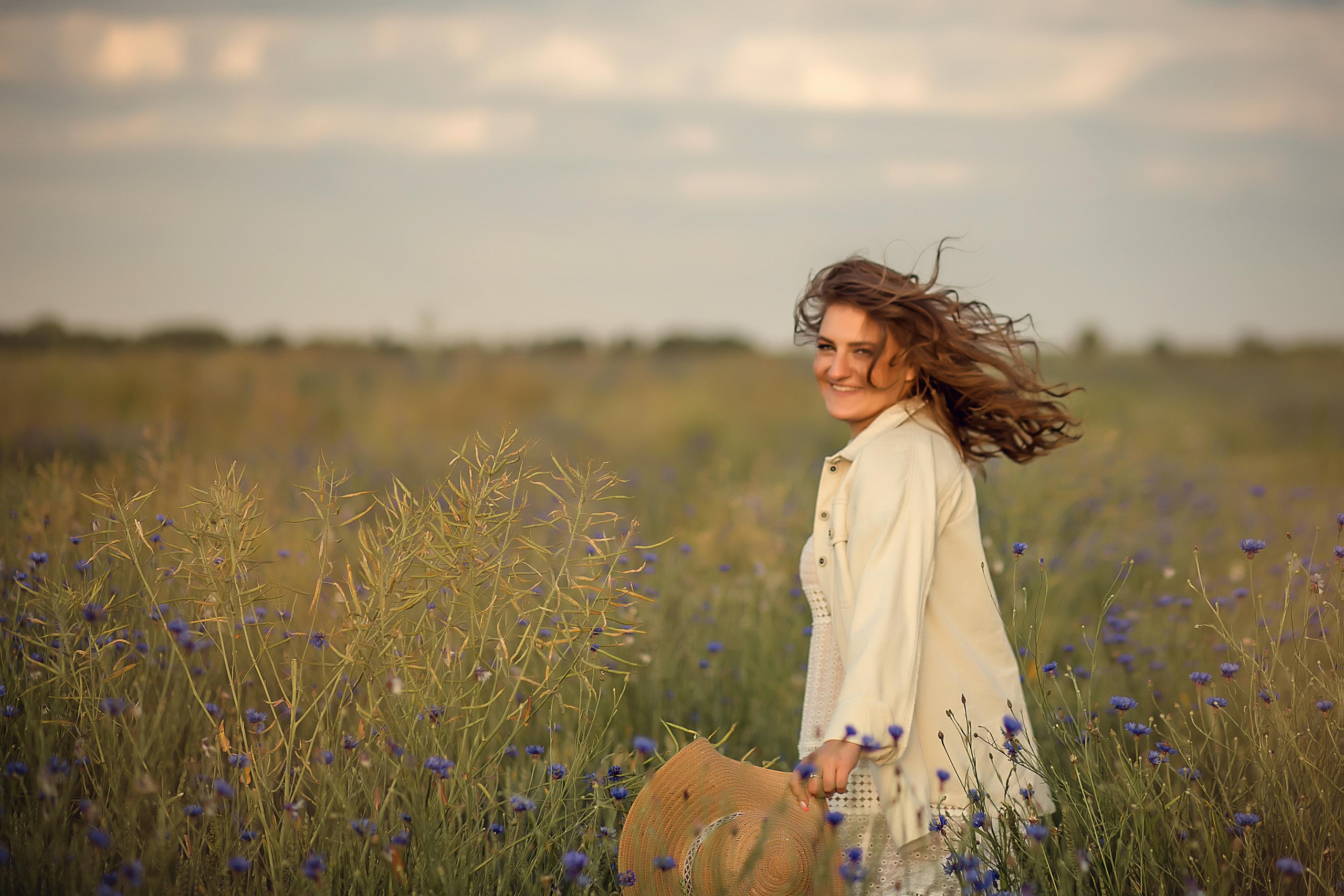 Лера в васильках