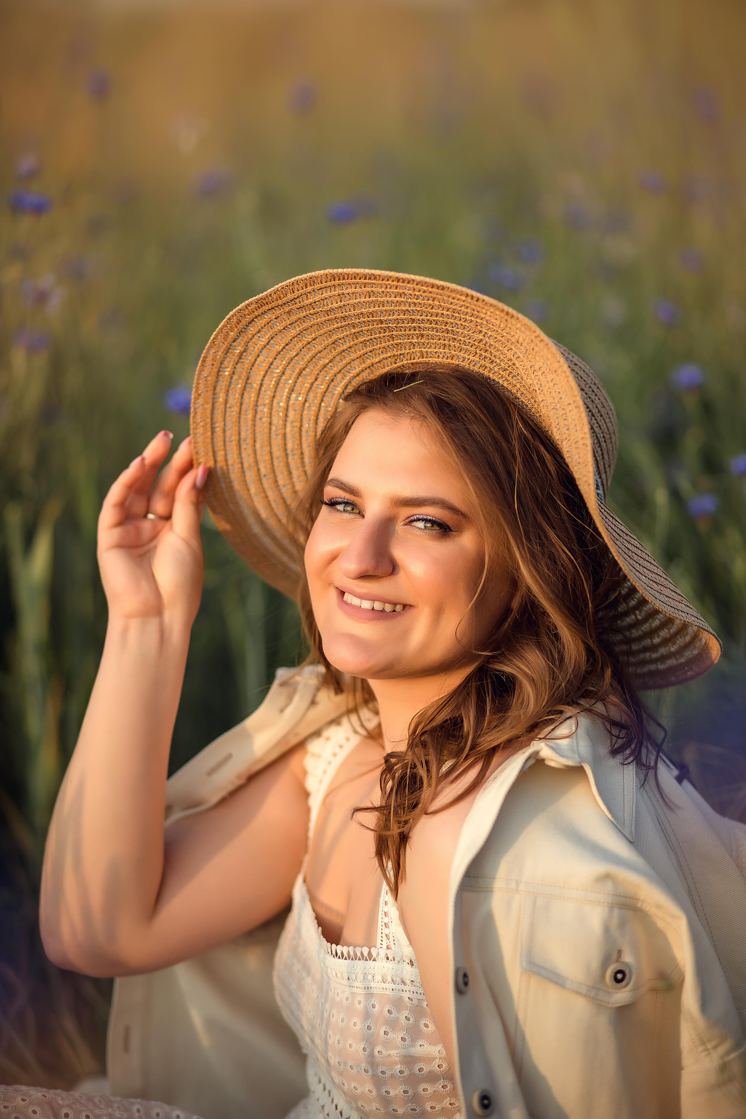 Лера в васильках