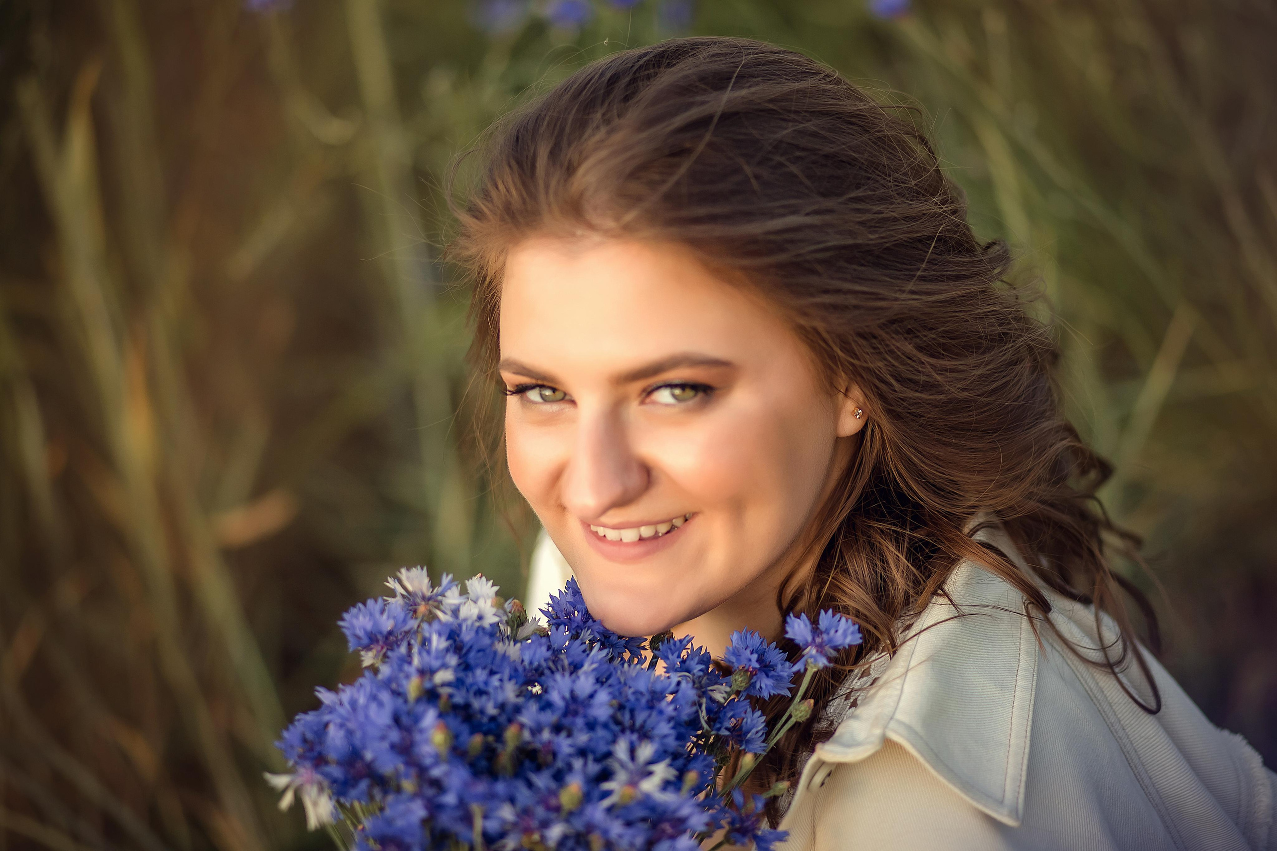 Лера в васильках