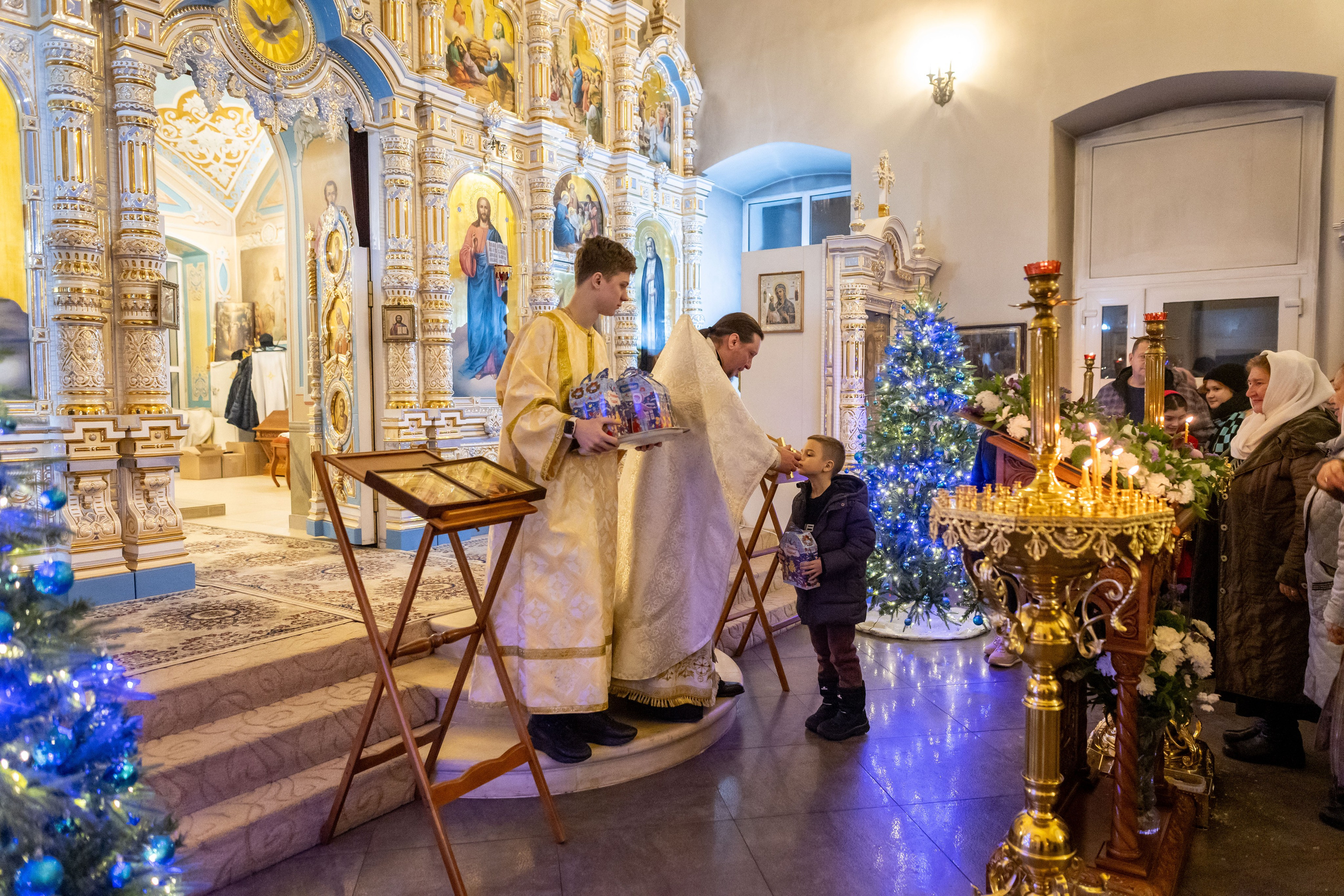 Рождество Владимирский храм с Красное. Семейный и детский фотограф Анна Петракова