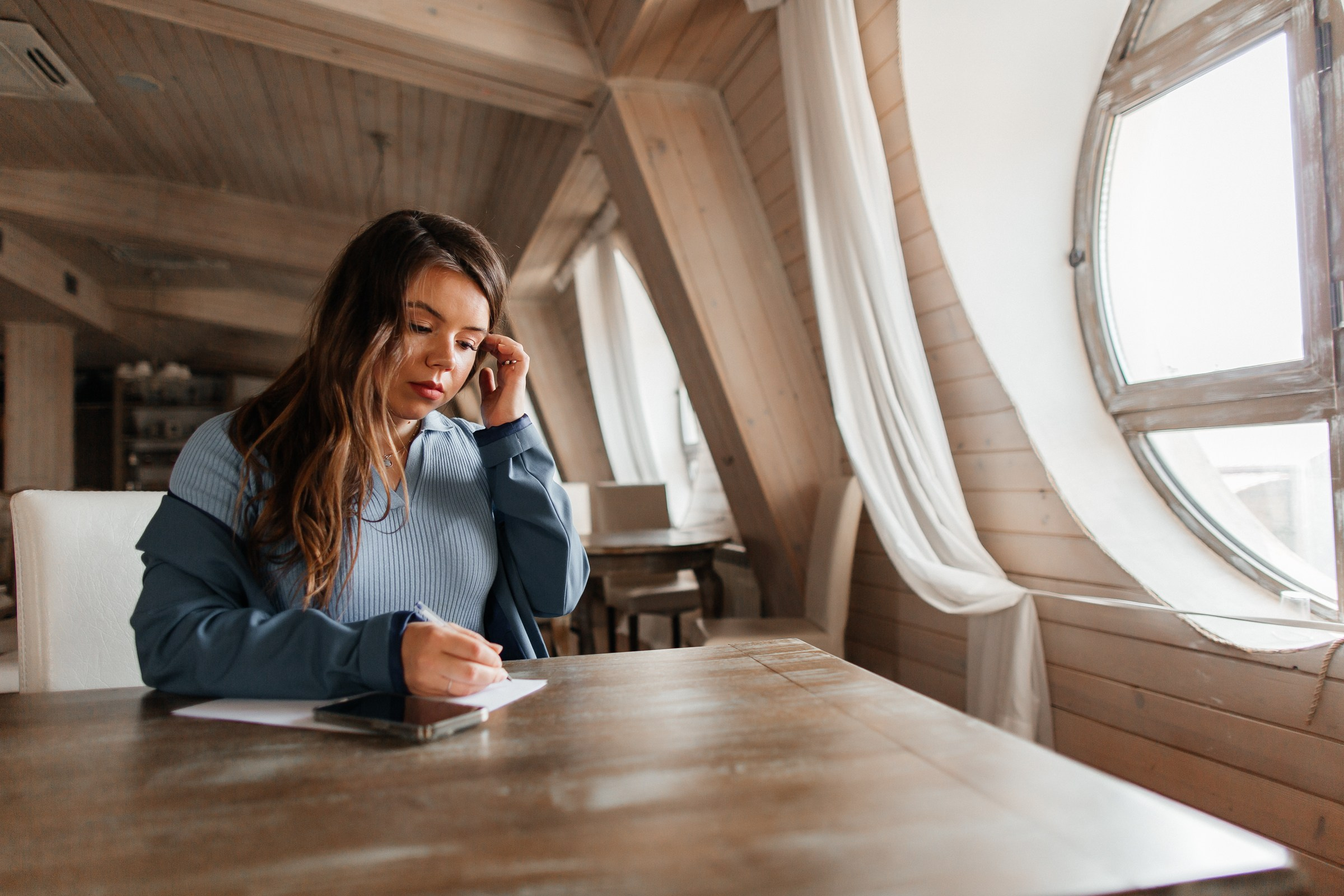 Марина. Съёмка в ресторане. Фотограф Батуми | Lera Rawlick
