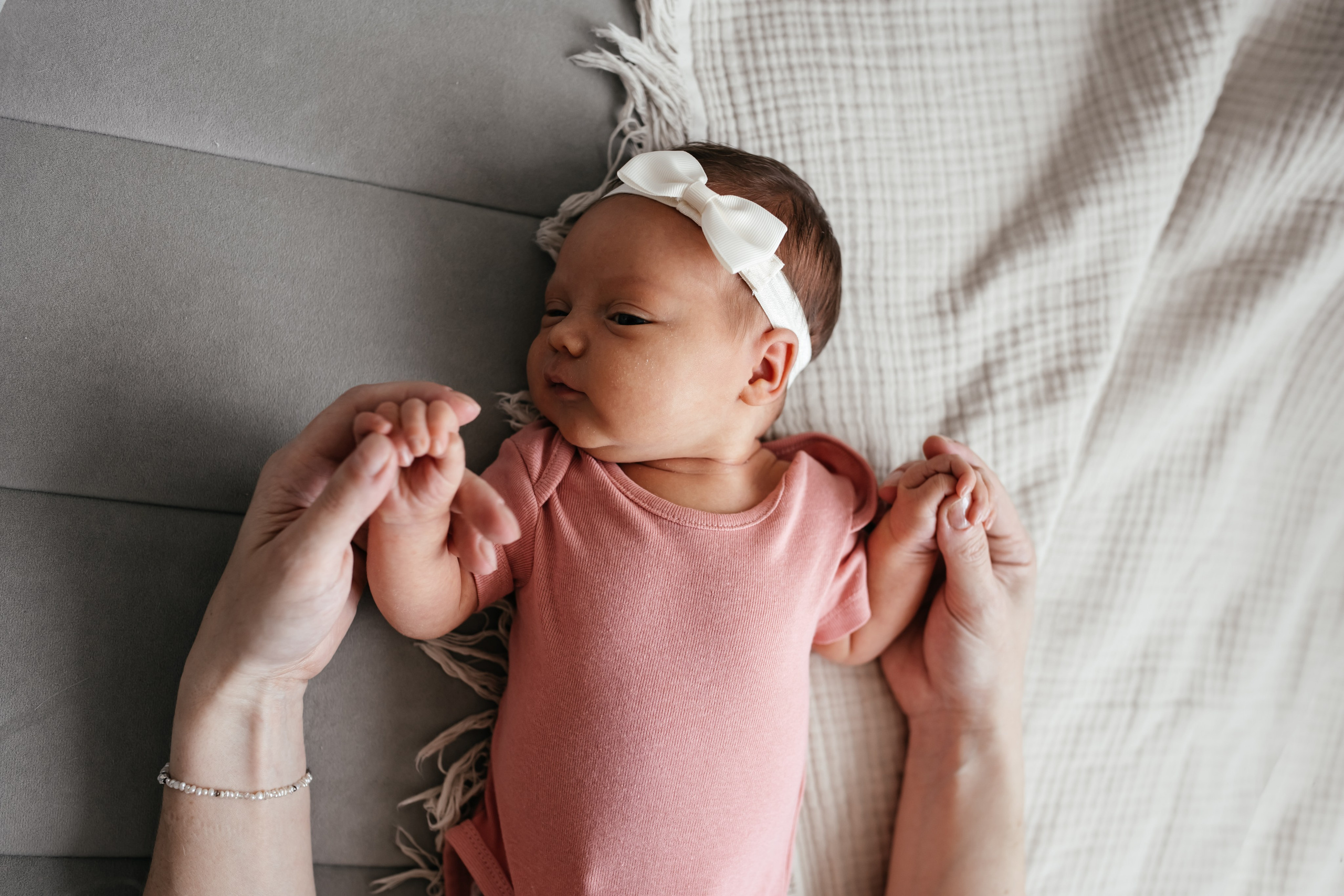 Первые дни Аси дома. Семейный фотограф в Томске Зарина Азизбаева