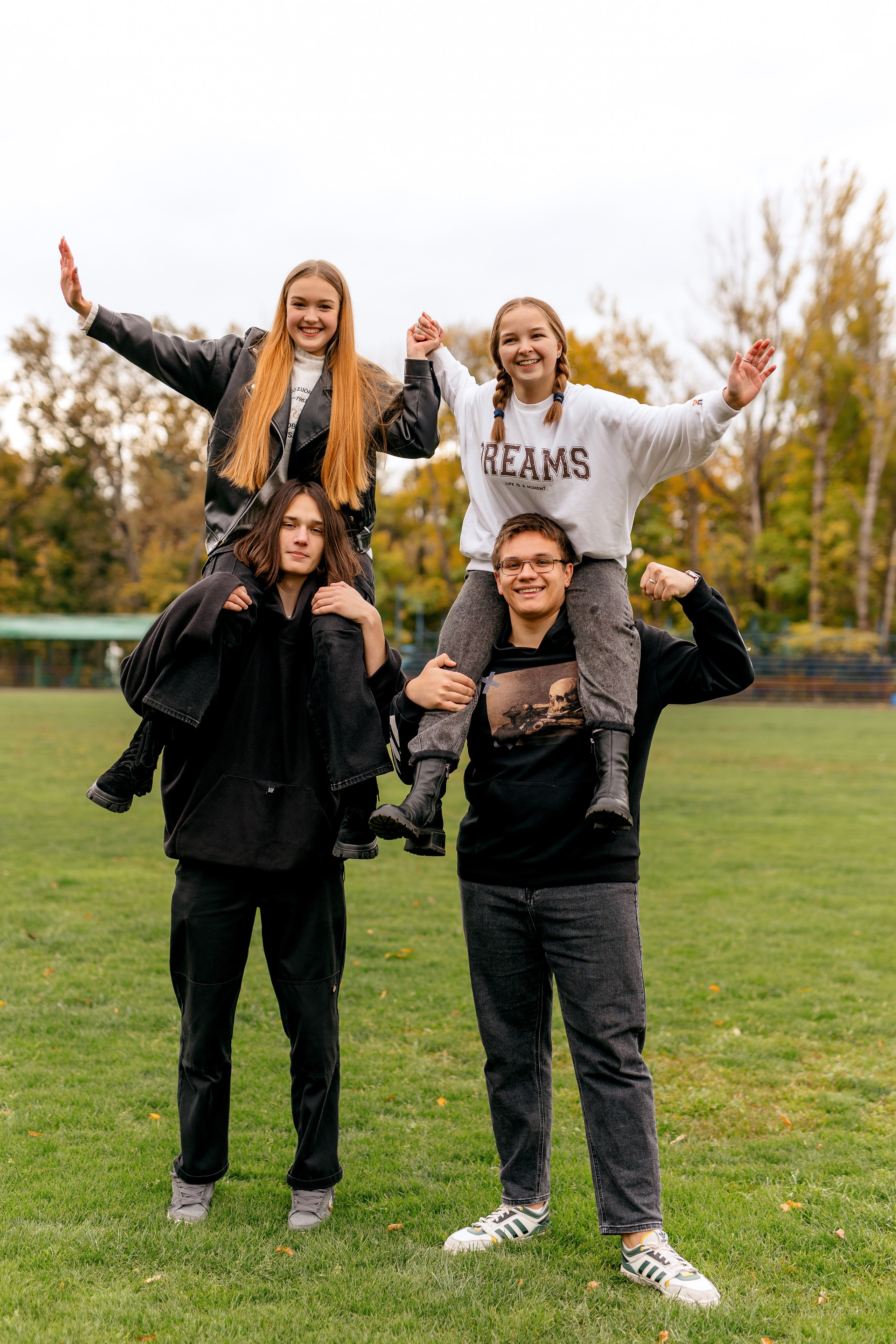 11 класс осенью в роще. Свадебный и семейный фотограф в Туле и области Маша Костина