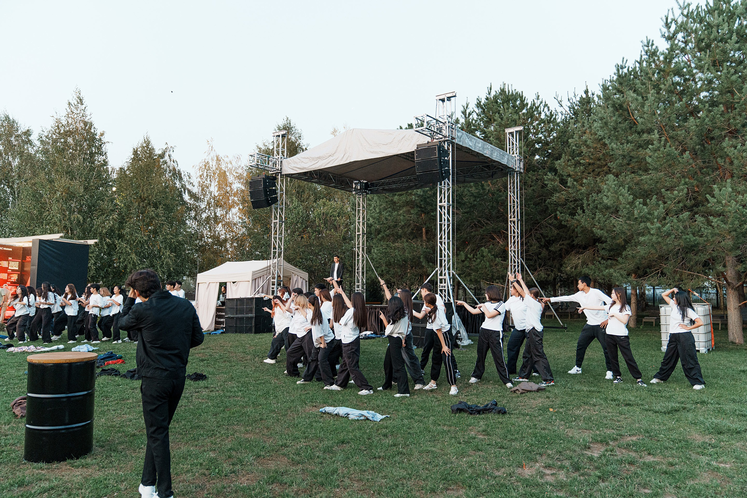 Презентация новой моделей JAC JS8. Фотограф TAULAN_1