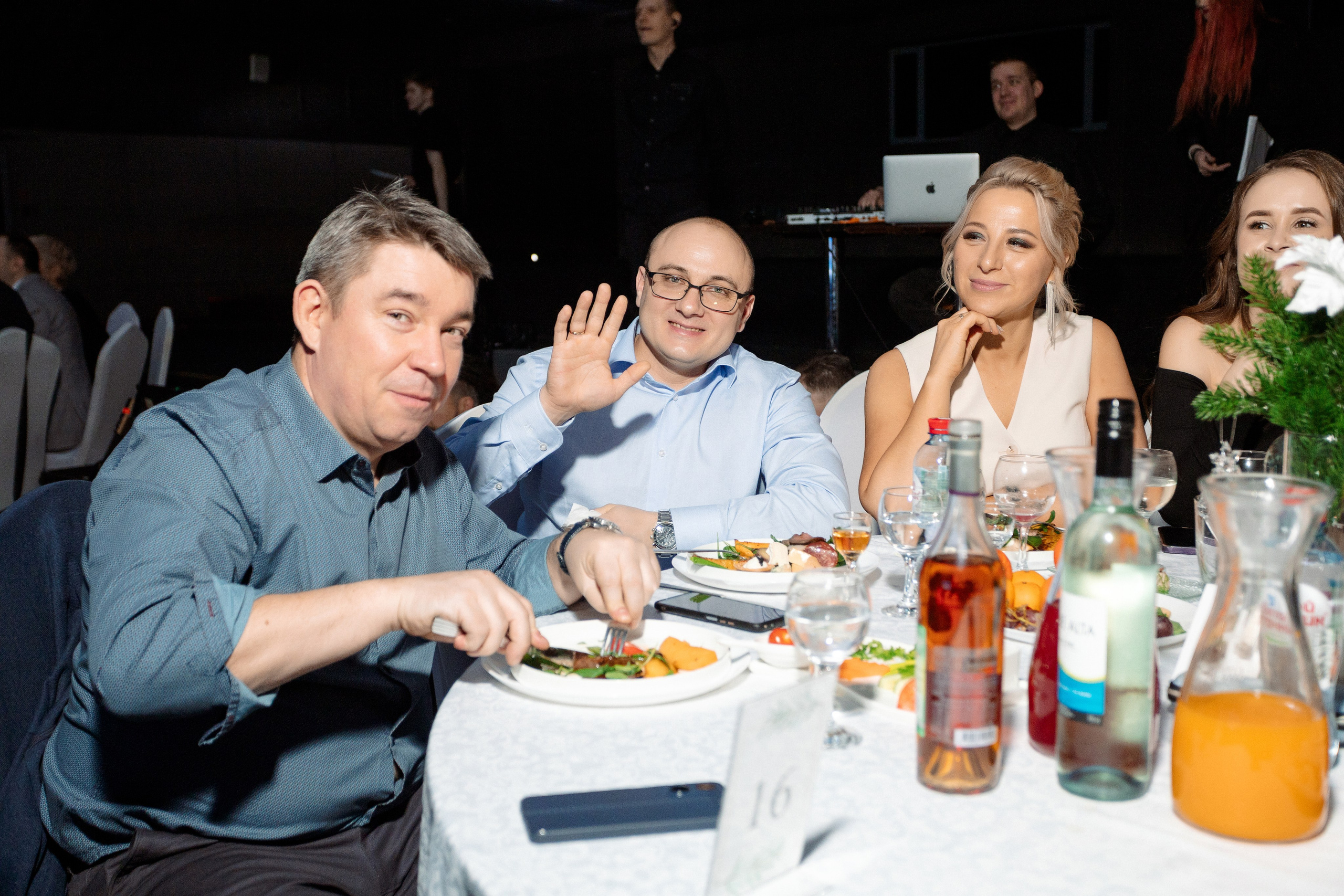 РЕПОРТАЖ: НОВЫЙ ГОД В ДК МЕТАЛЛУРГ. Профессиональный фотограф в Ижевске Леша Петров