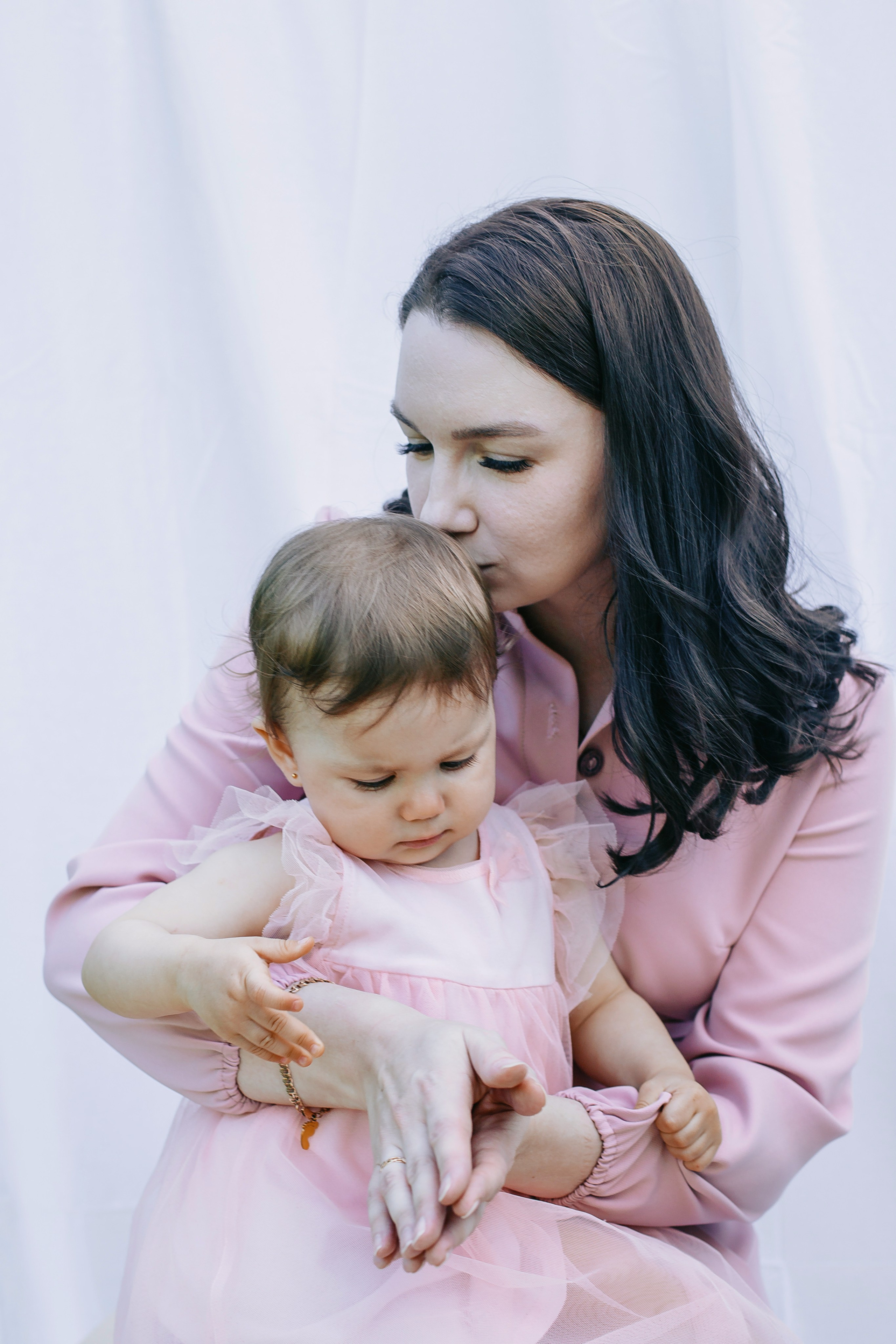 Аня и Вика. Выпускные альбомы Искитим, Бердск и Новосибирск Крюкова Елена