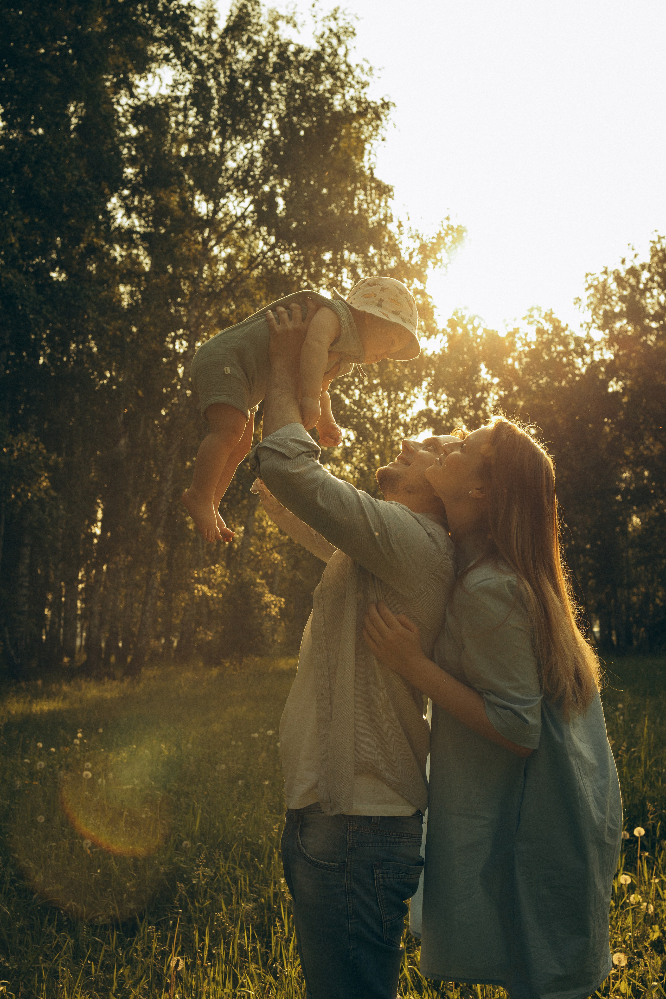 На природе. Семейный фотограф Новосибирск Фотограф на выписку Новосибирск