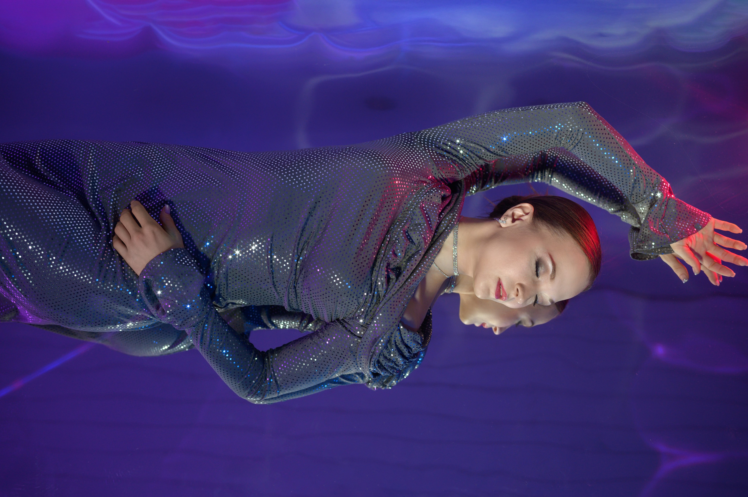 Портретная фотосессия с гибким зеркалом в студии