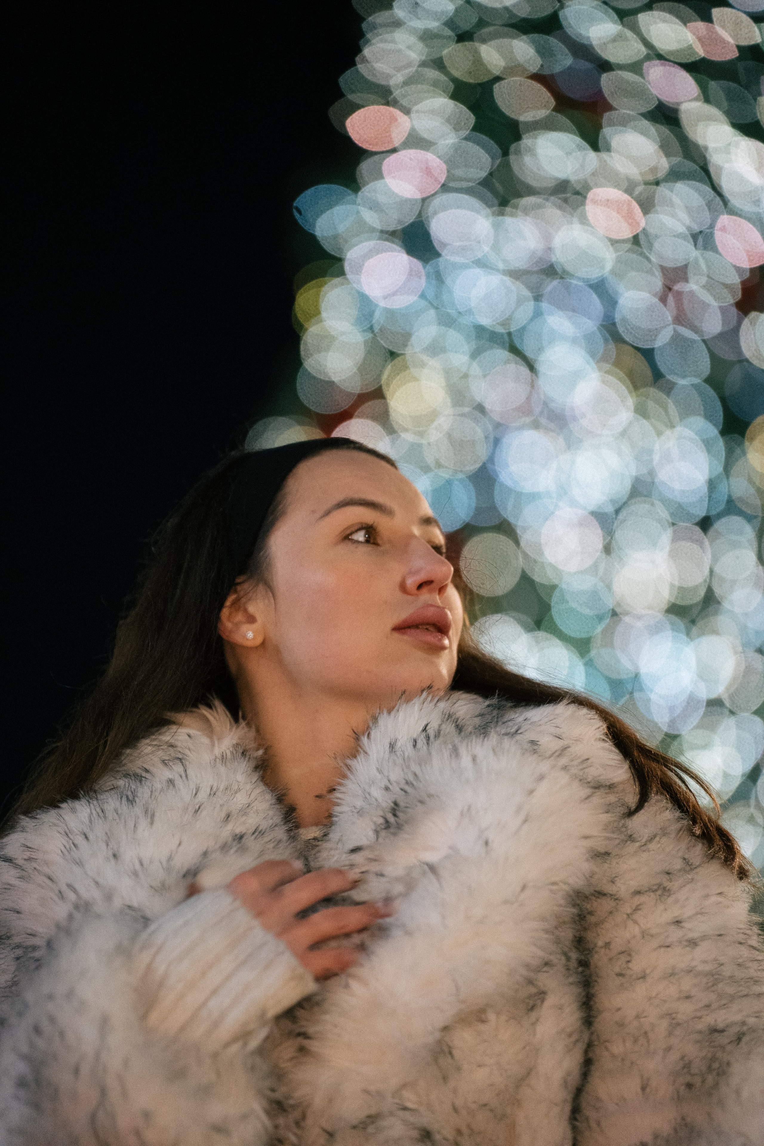 ПРОГУЛКА НА МАНЕЖНОЙ ПЛОЩАДИ ДЛЯ ДЕВУШКИ ПЕРЕД НОВЫМ ГОДОМ (НОВОГОДНЯЯ ФОТОСЕССИИЯ НА МАНЕЖНОЙ ПЛОЩАДИ). Профессиональный фотограф, Санкт-Петербург — Виктория Богомолова