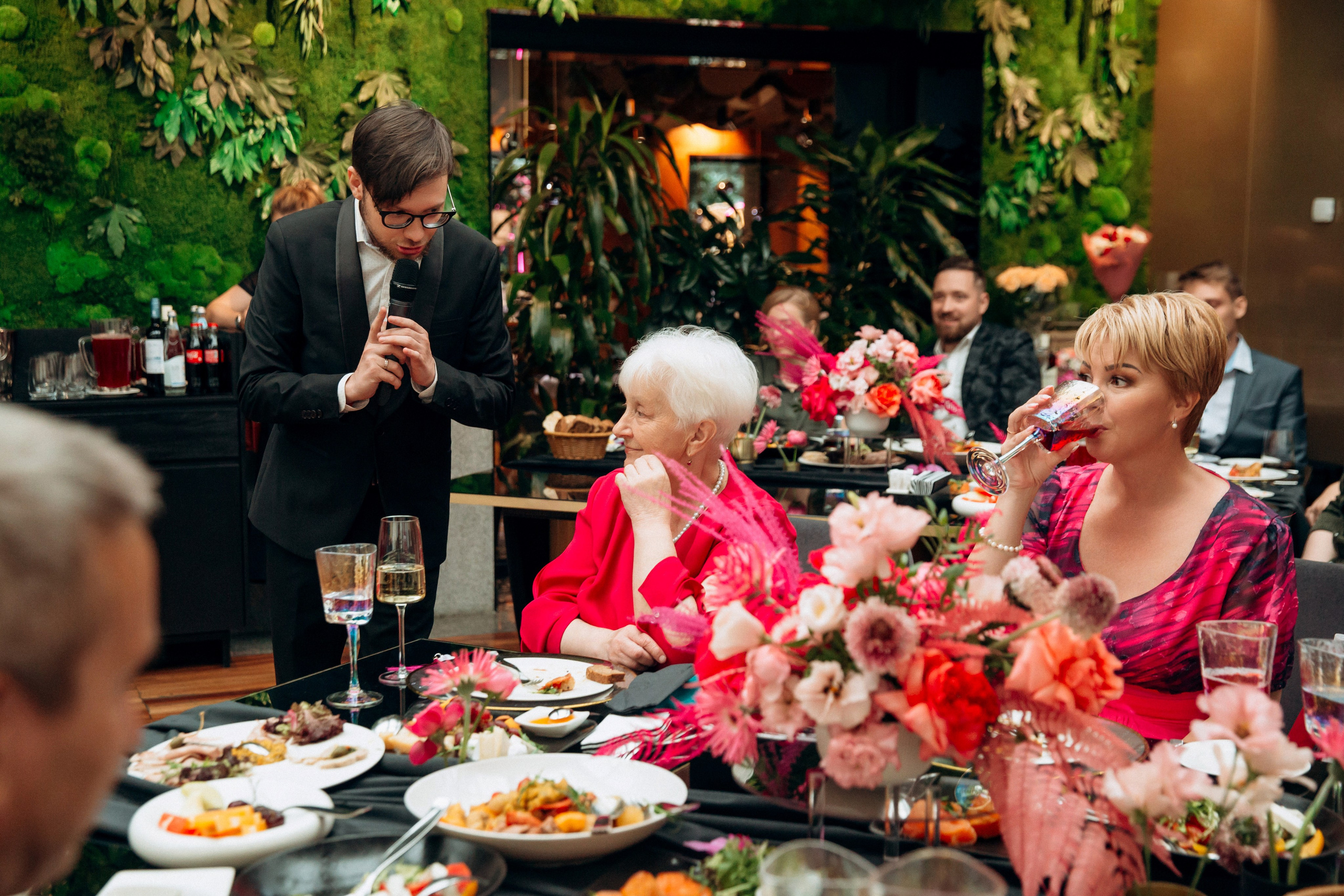 Неоновая свадьба. Свадебный фотограф в Санкт-Петербурге Вика Стукачева