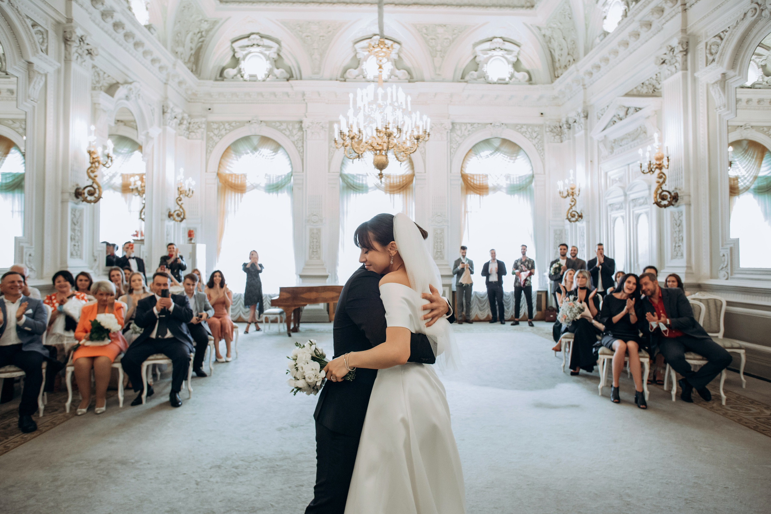 Свадьба на катере. Свадебный фотограф в Санкт-Петербурге Вика Стукачева