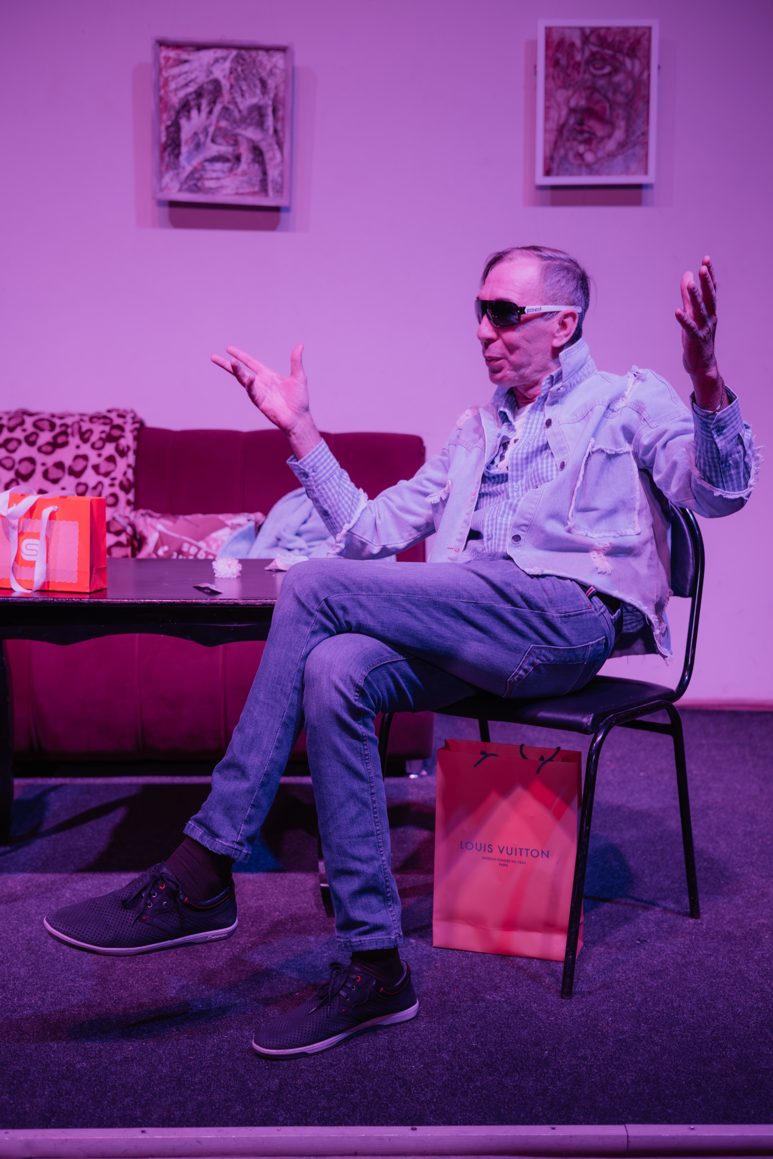 Дом актера «Денег много не бывает». Фотограф Марк Файзулин