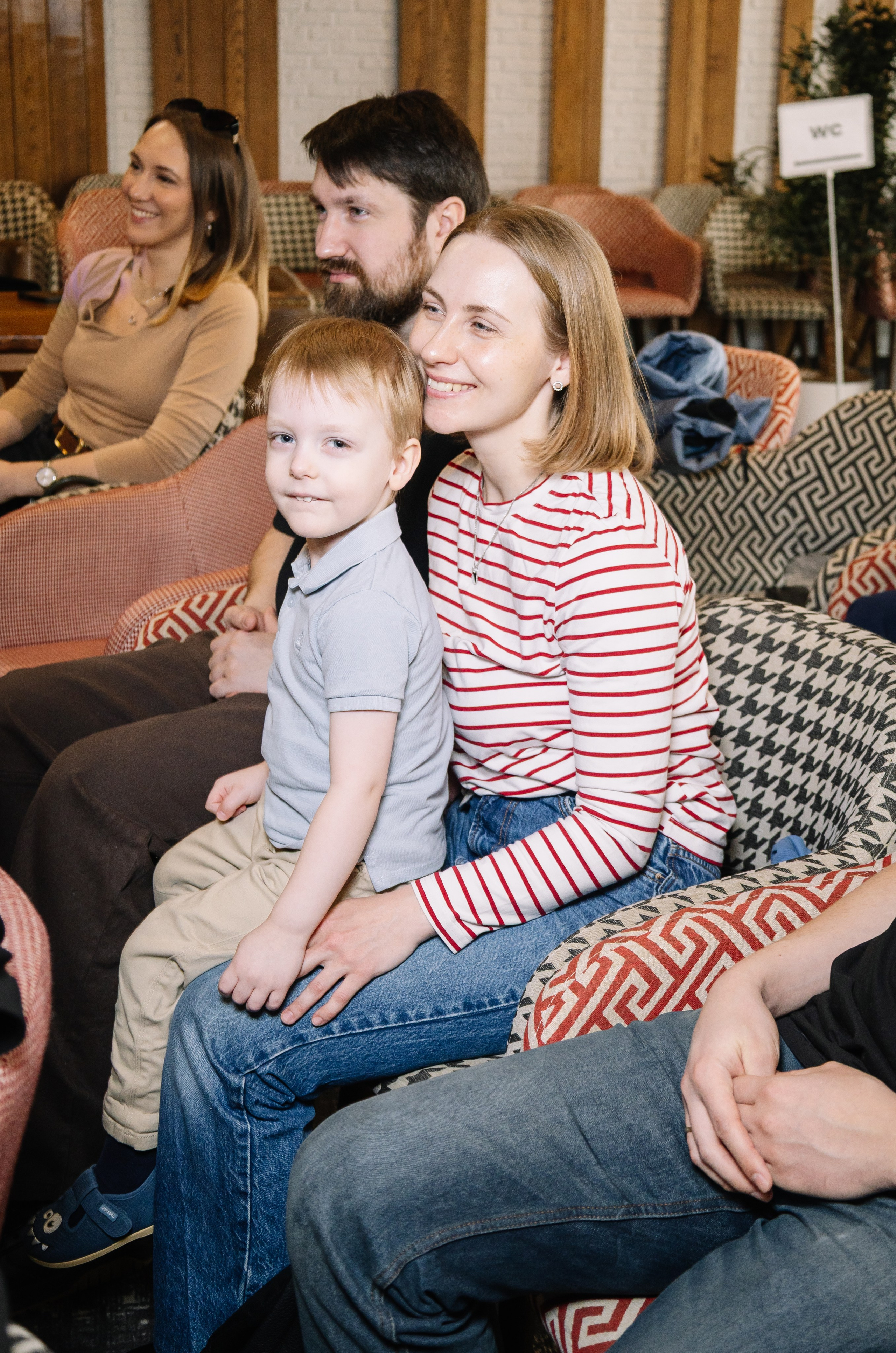 Москва. Фокусник Константин Загузин. 22.03.26. Валерия, репортажный фотограф в г. Москва и г. Владикавказ