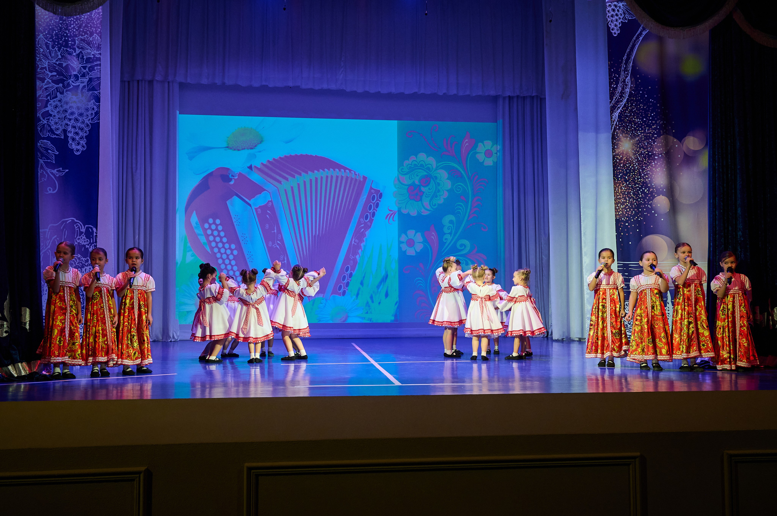 День матери Марьина Роща. Жизнь курорта Кабардинка в фотографиях