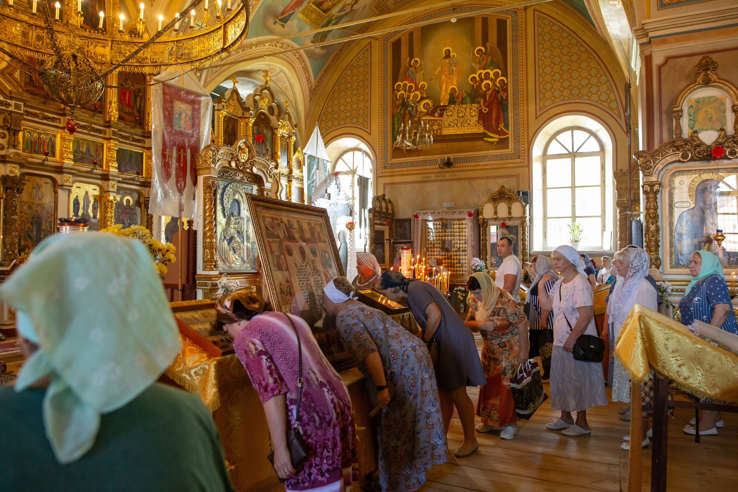 Молебен Николай Зарайсий с Ашитково Воскресенский храм. Семейный и детский фотограф Анна Петракова