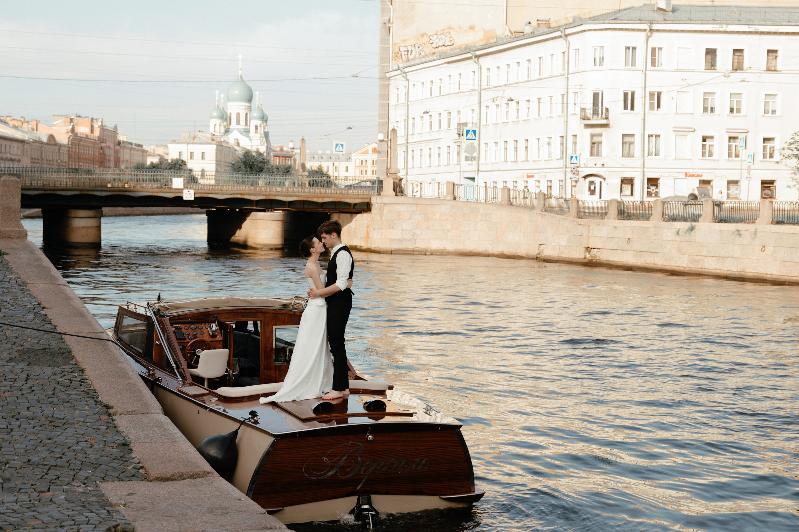 Свадьба на катере. Семейный и свадебный фотограф в Санкт-Петербурге Юлия Биссарова