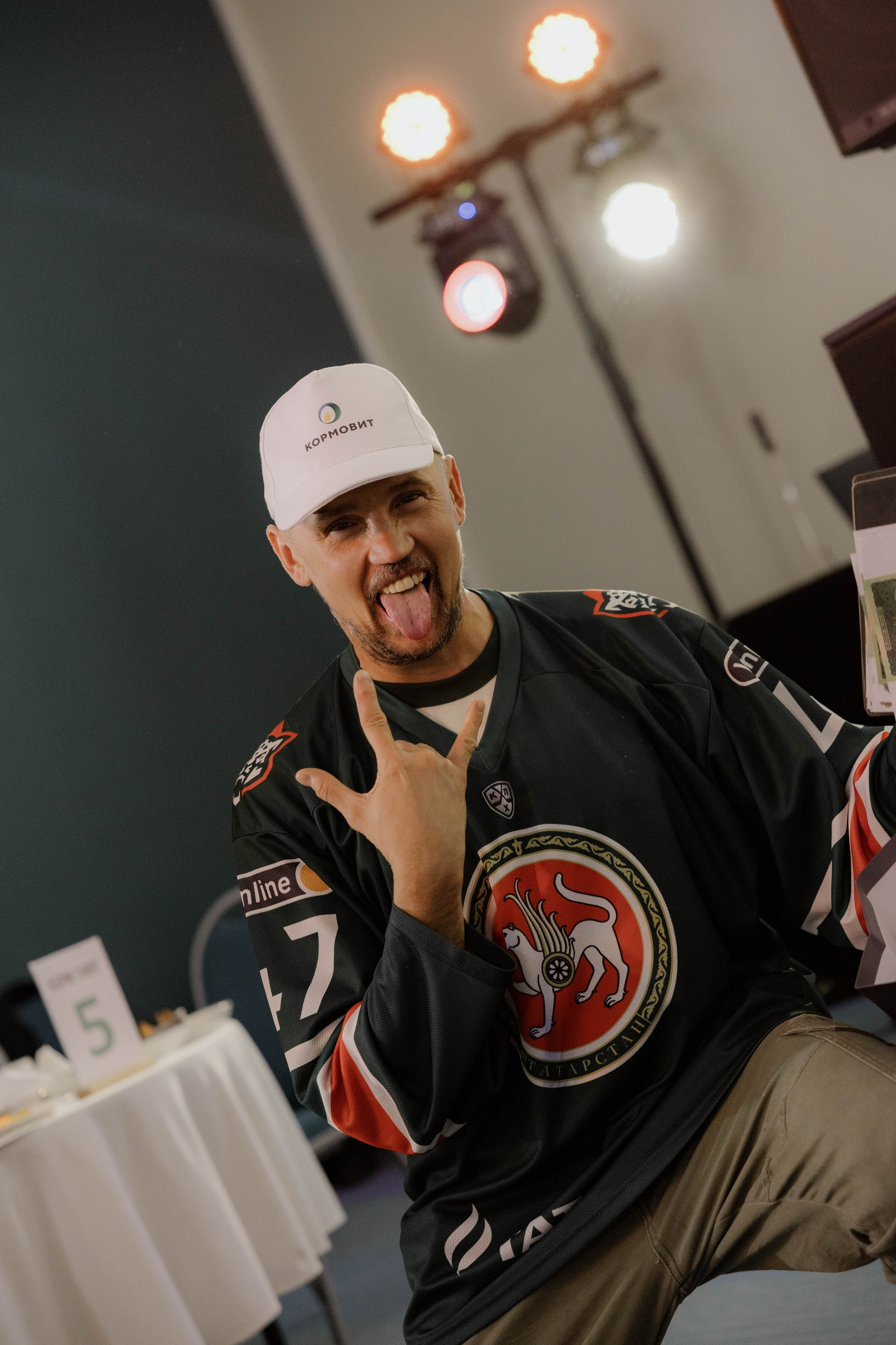 Конференция и ужи. Кормовит. Роза хутор. Фотограф Юсова Мария