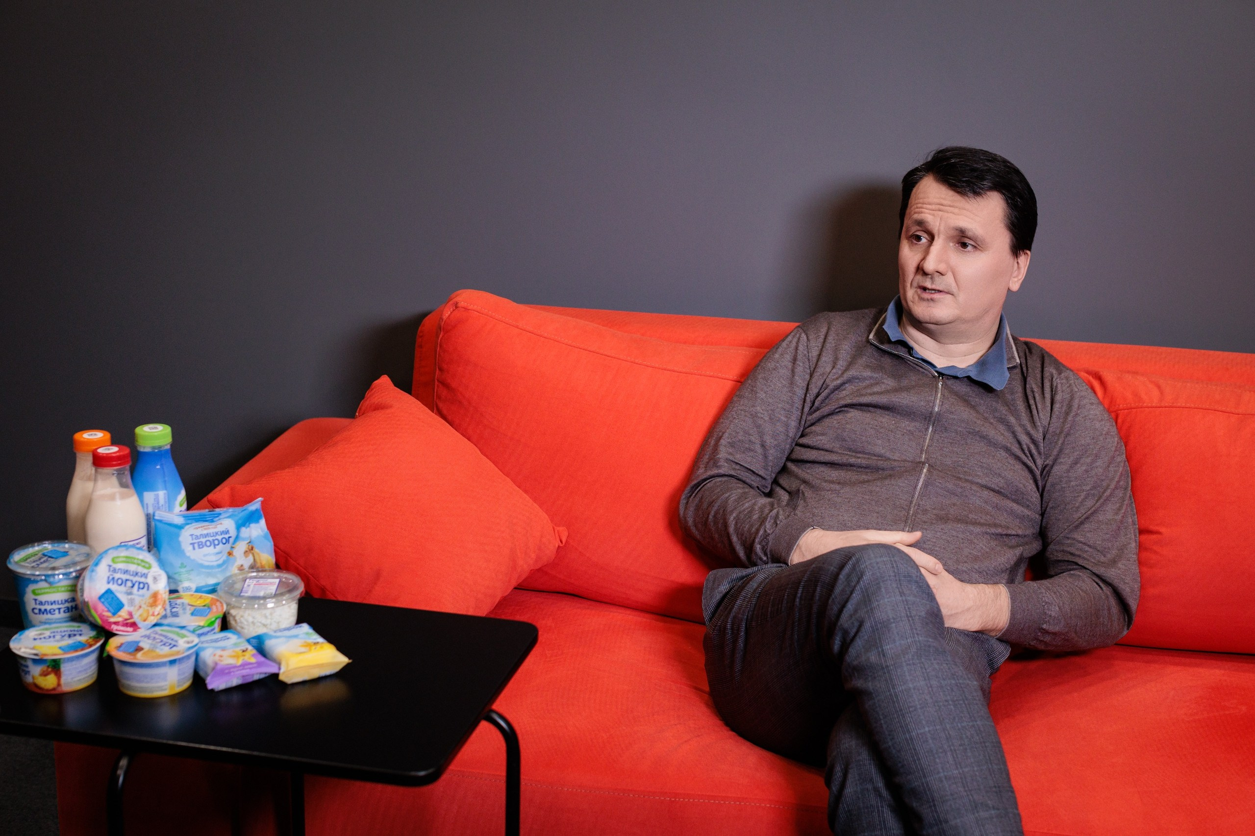 Съемка интеревью с директором. Контент для бизнеса в Екатеринбурге Полдень Медиа