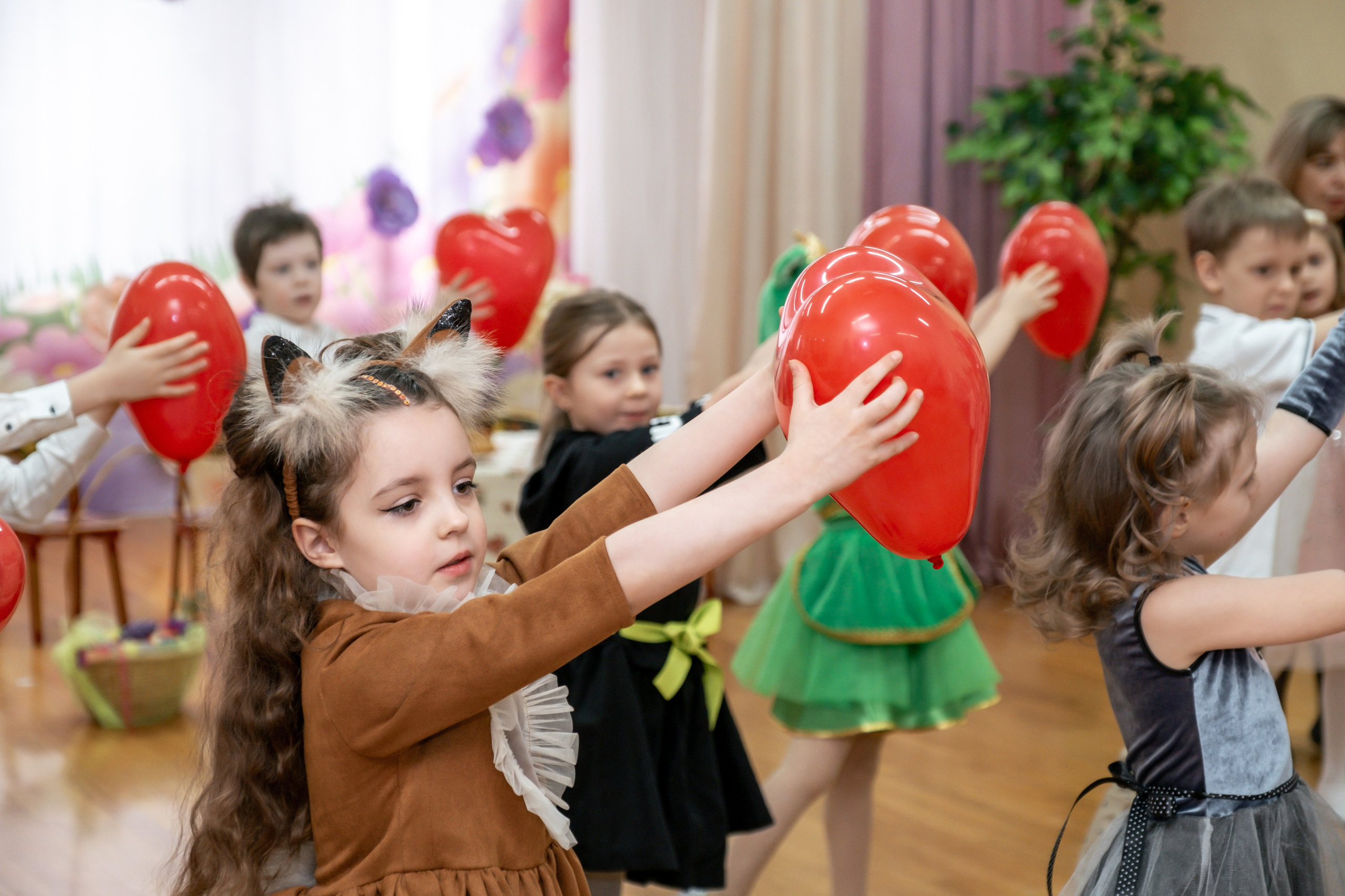 Праздник 8 марта в детском саду. Семейный и детский фотограф в Москве Светлана Потемкина