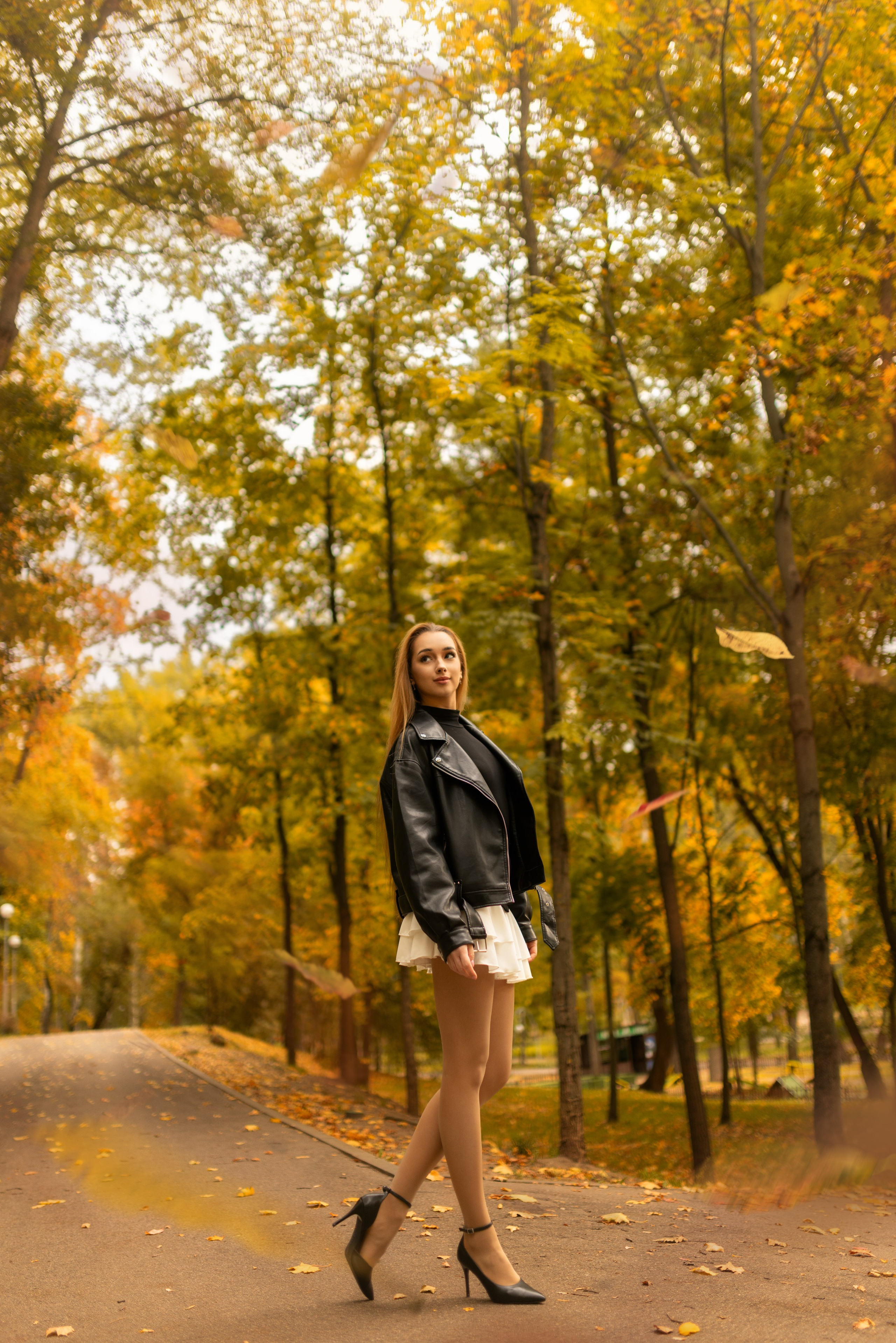 Осенний фотосет с Полиной в парке в формате «Я красивая». Дмитрий Шульгин, портретный фотограф в Воронеже