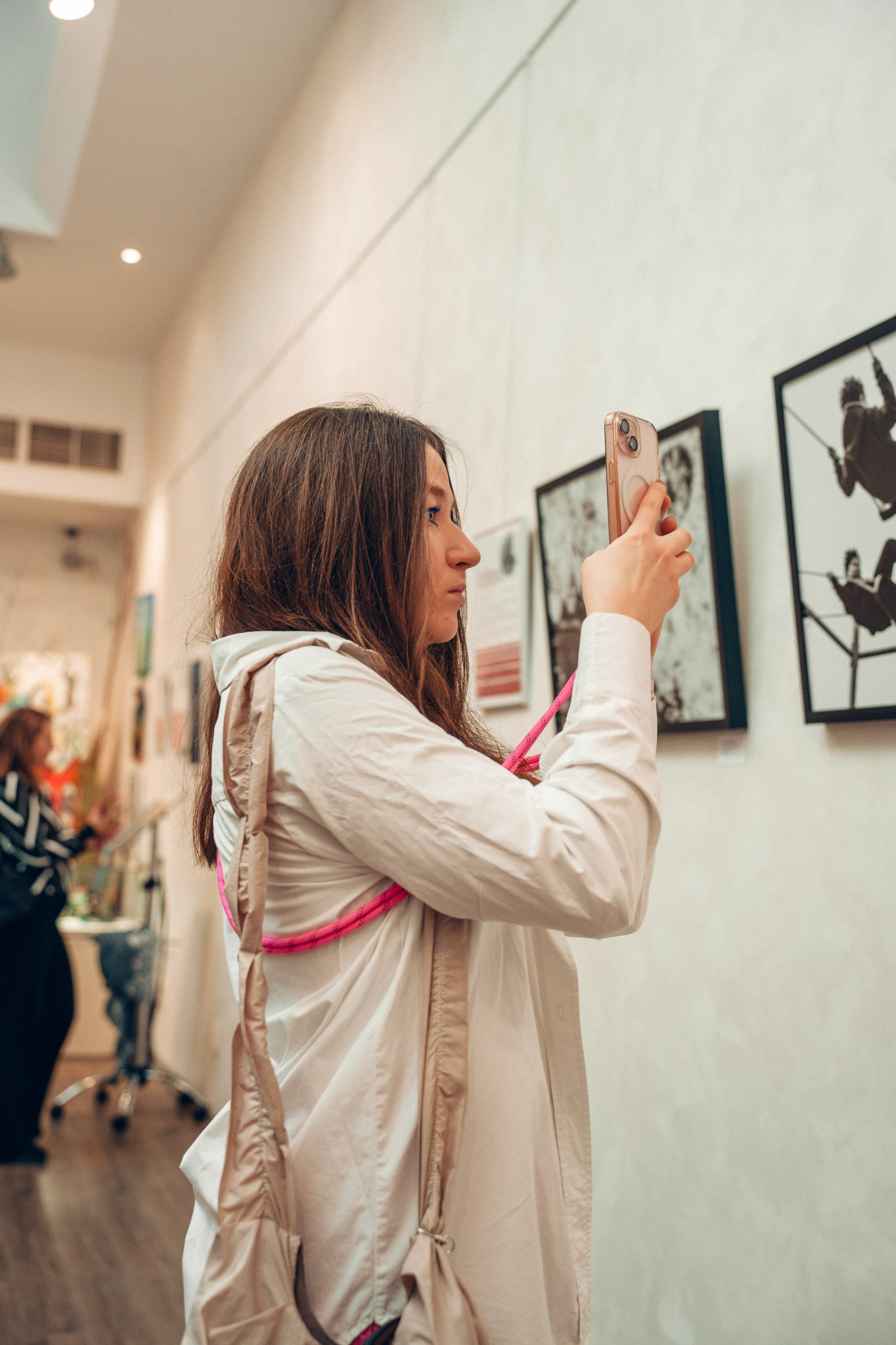 Открытие выставочного проекта «Я + Искусство = ЮГРА». Лайфстайл фотограф в Ханты-Мансийске Мария Шишкина