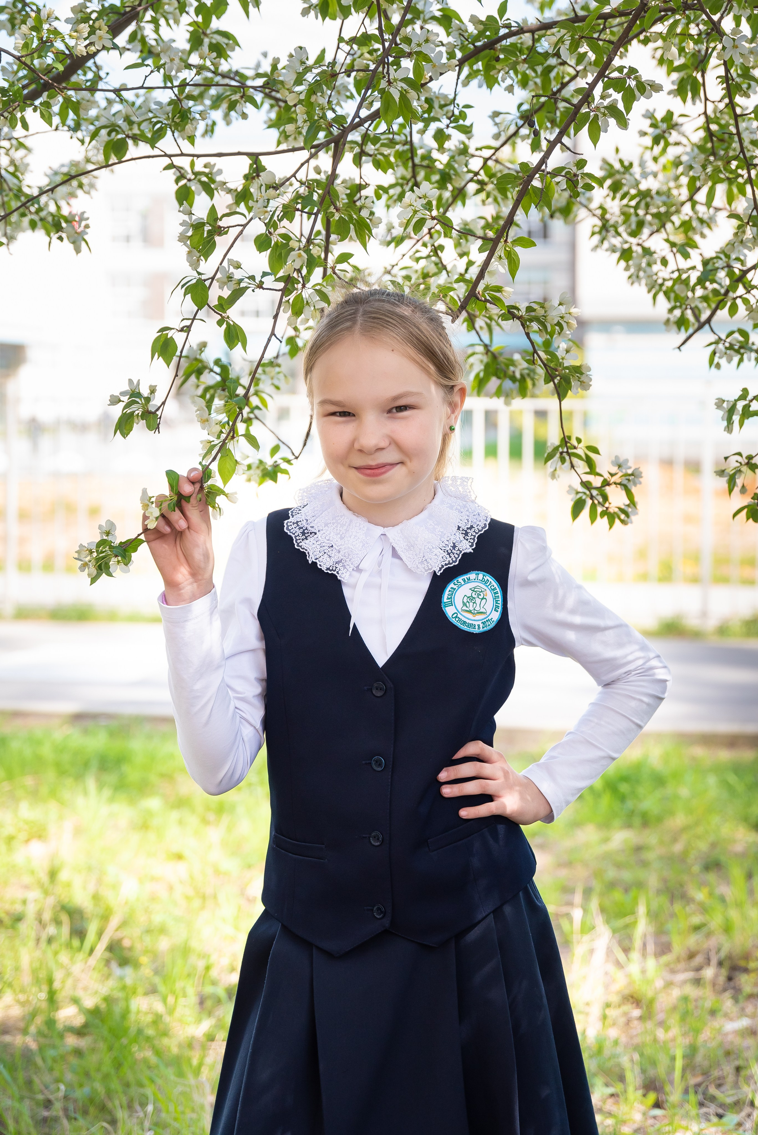В школьном дворе, парке. Детский фотограф в Екатеринбурге и Берёзовском Евгений Кондаков