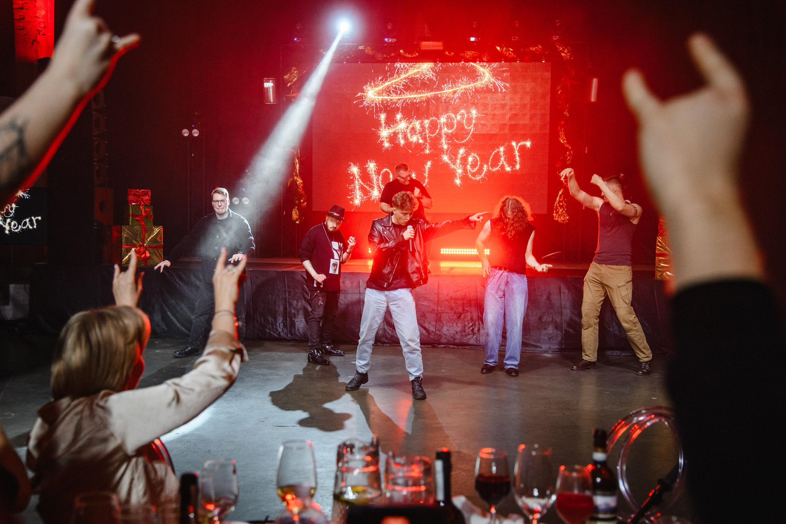 Новогодний корпоратив в газгольдере. Фотограф Денис Неместо, портрет, репортаж