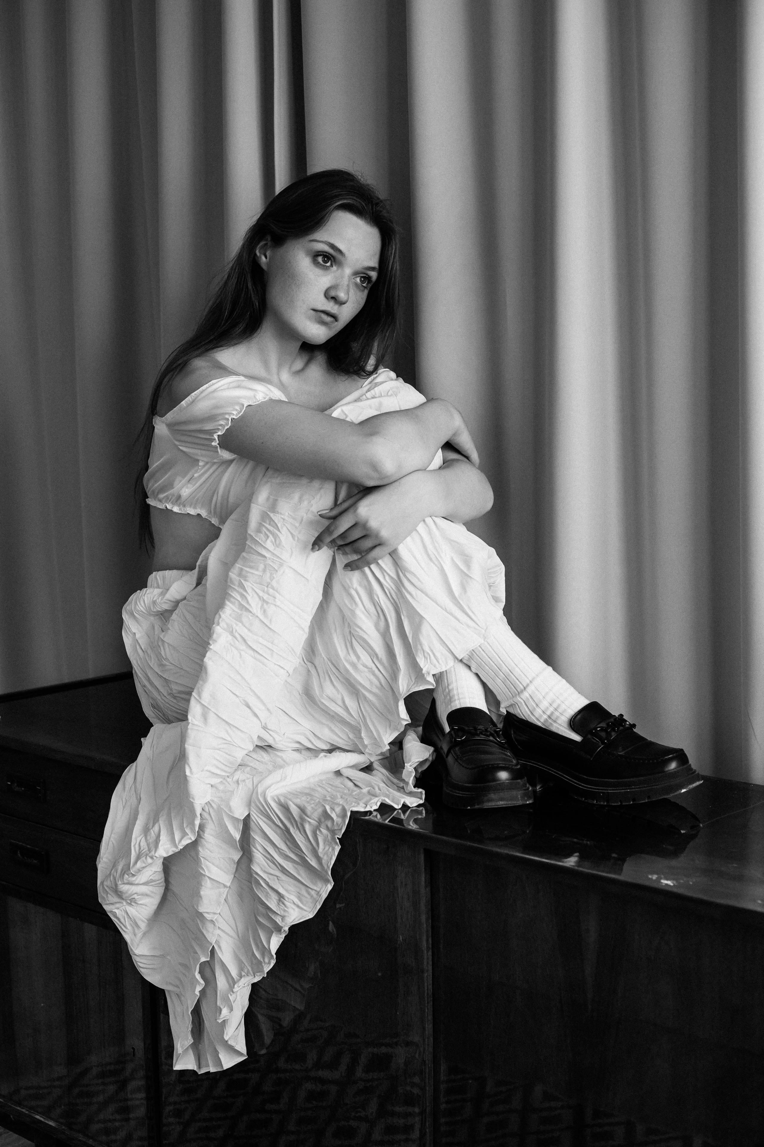 Минималистичная фотосессия в студии для Маши. Портретный фотограф в Иванове Ольга Гуральник