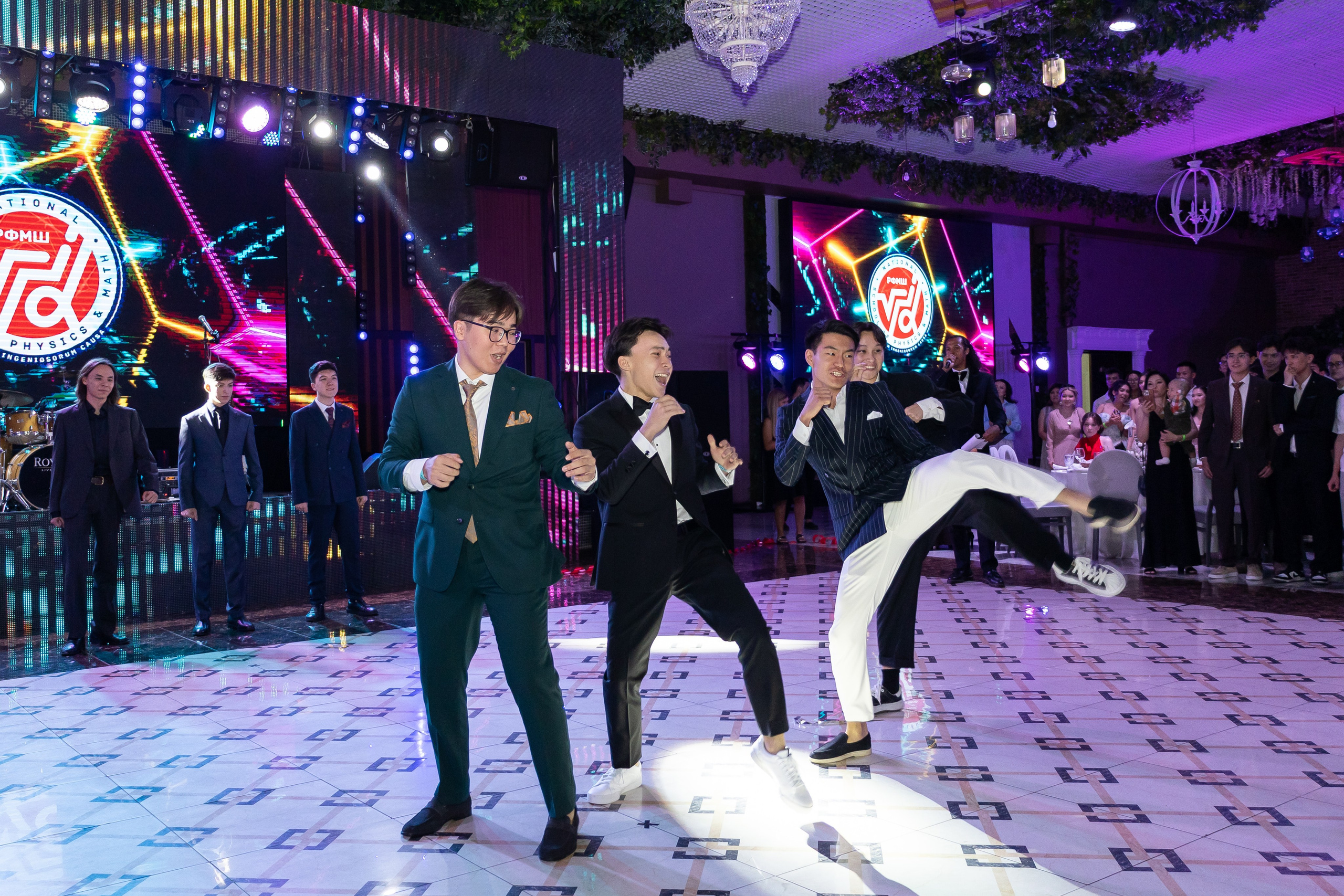 Выпускной вечер | Встреча рассвета. Фото и видеосъемка в Алматы