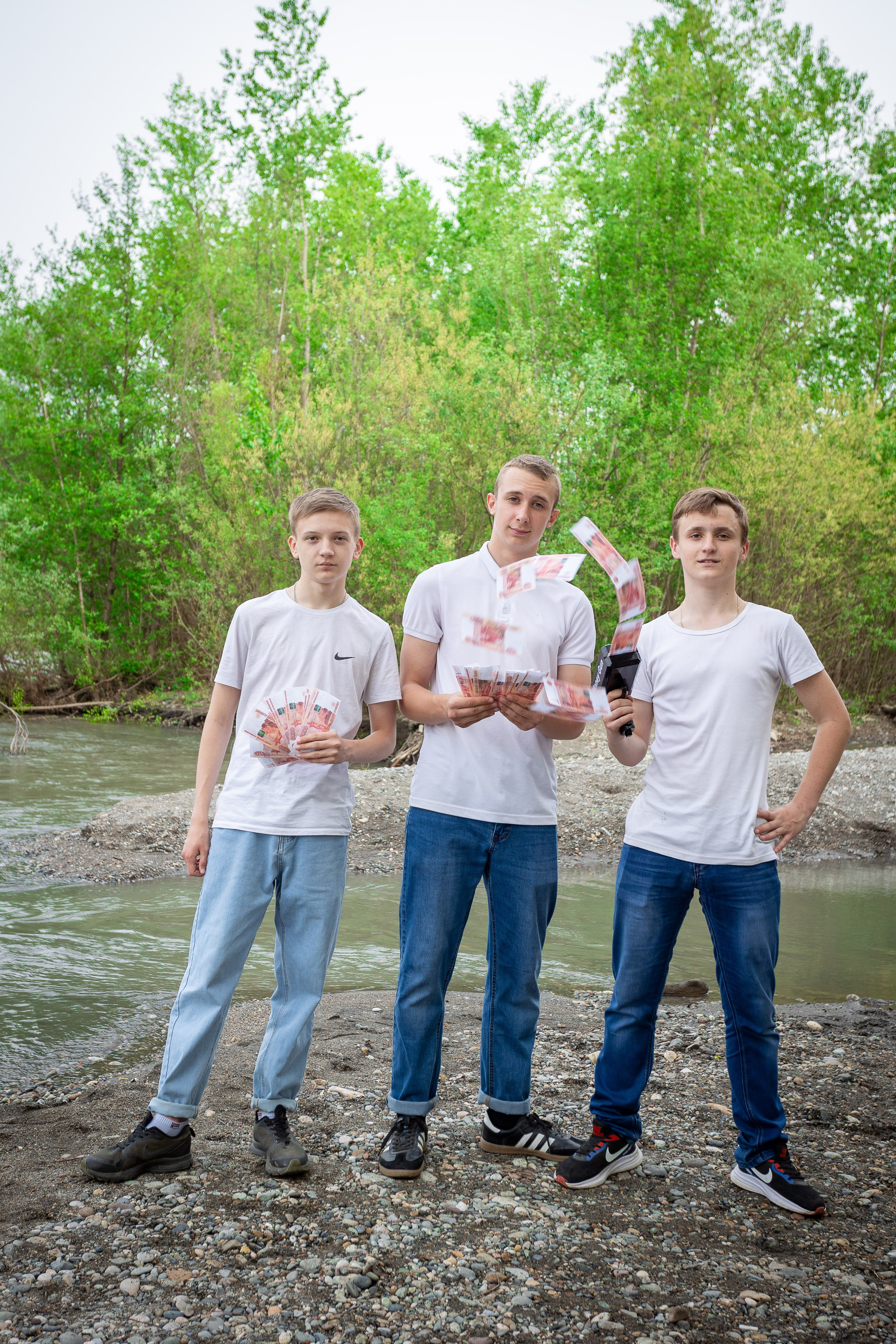 Уличная фотосессия на выпускной альбом. Выпускные альбомы Майкоп, Краснодар Елена Золотарева