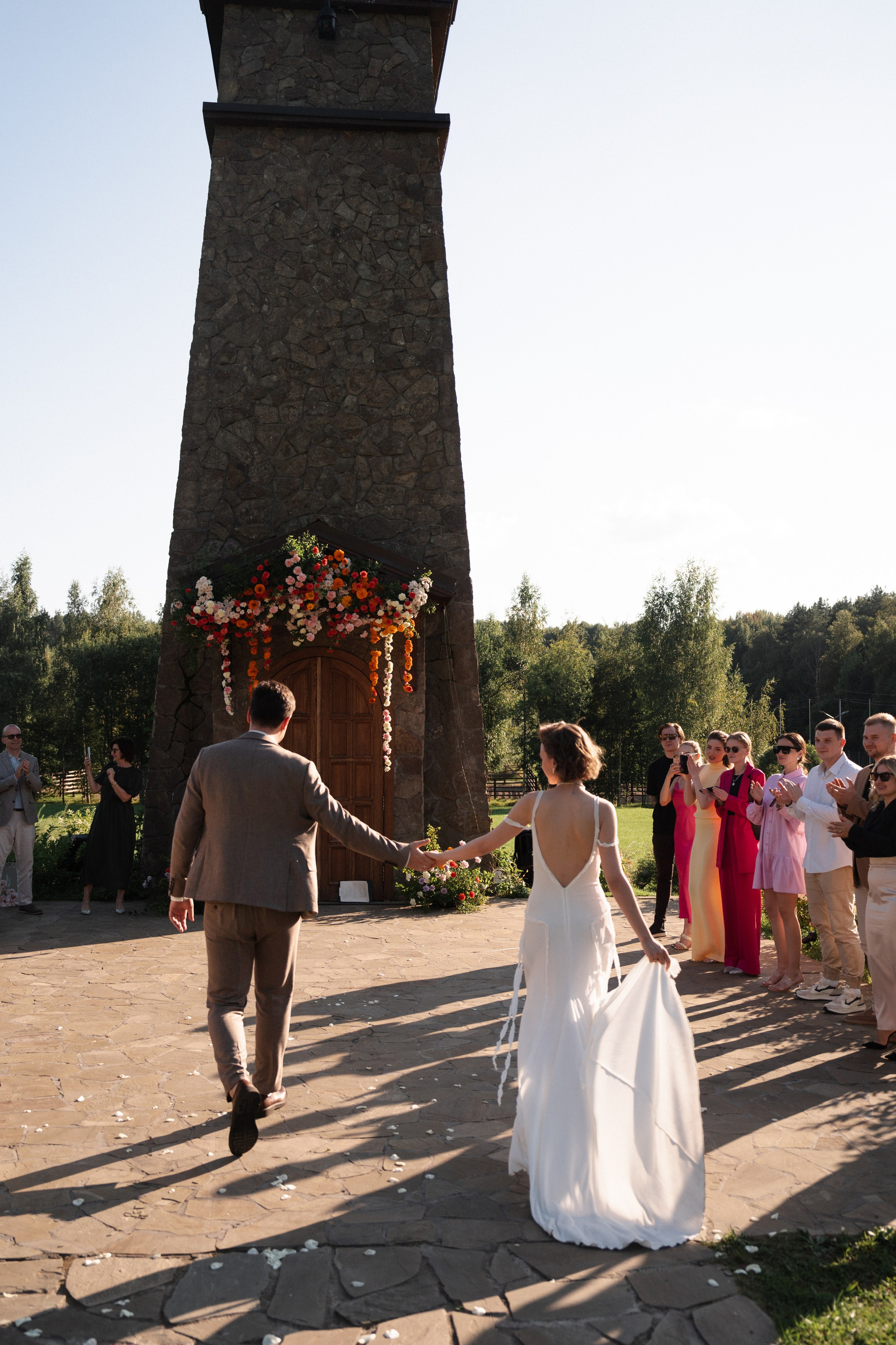 Арина & Иван. Камерная свадьба на природе в стиле в расслабленном стиле. Свадебный фотограф организатор в Санкт-Петербурге Ассоль Опарина