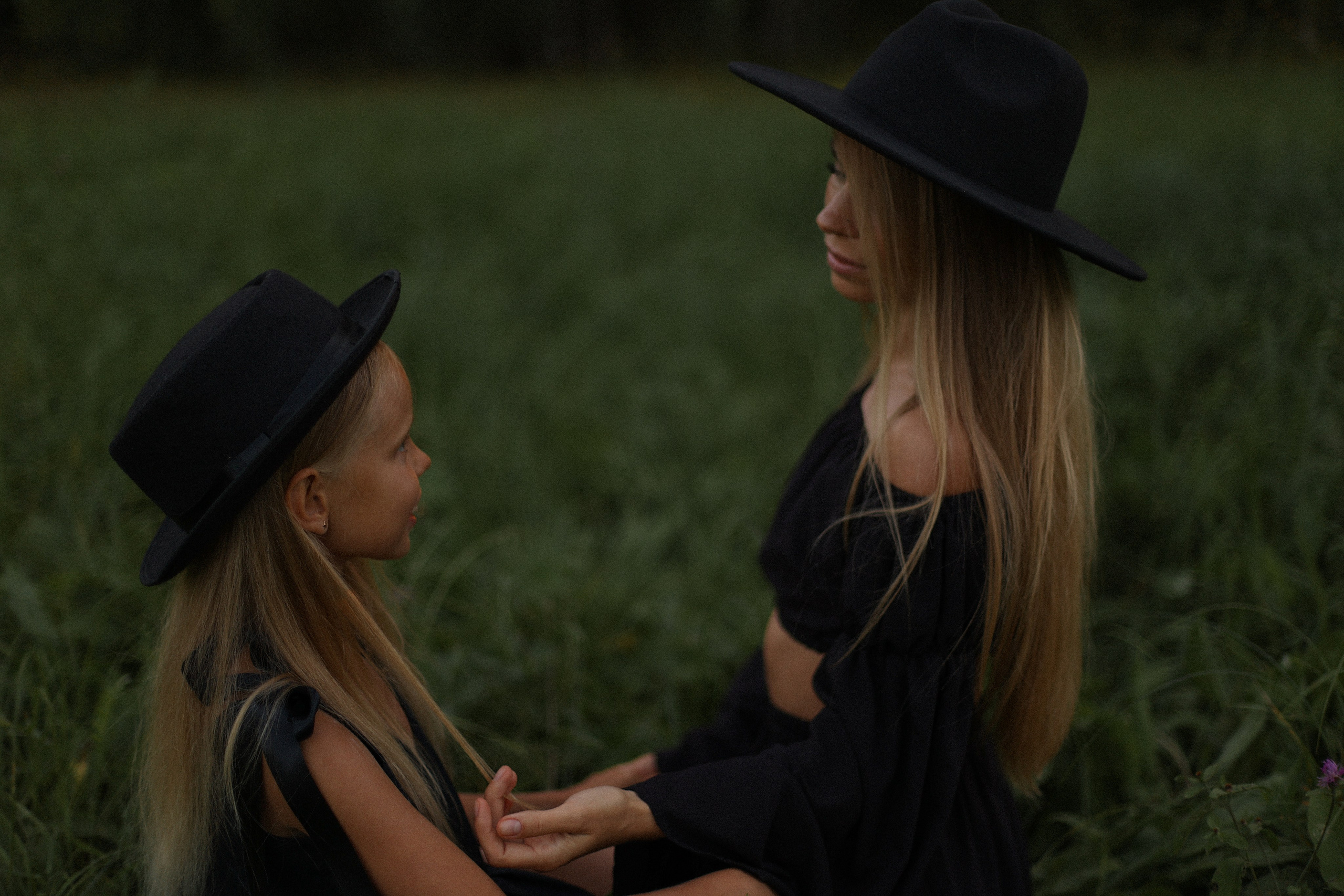 Не отпускай мою руку. Фотограф — Ольга Косолюкина