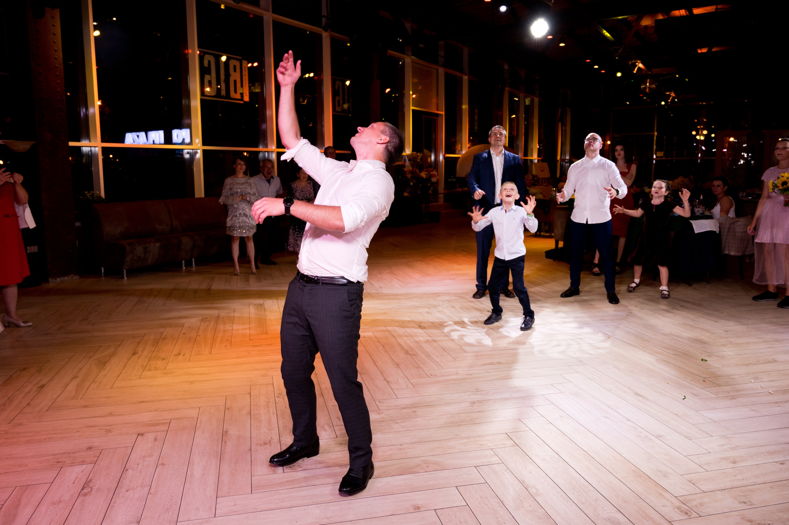 Свадьба Миша и Юля. Репортажный фотограф и видеограф Слава Думчев. Тимбилдинги, отчетники, корпоративы