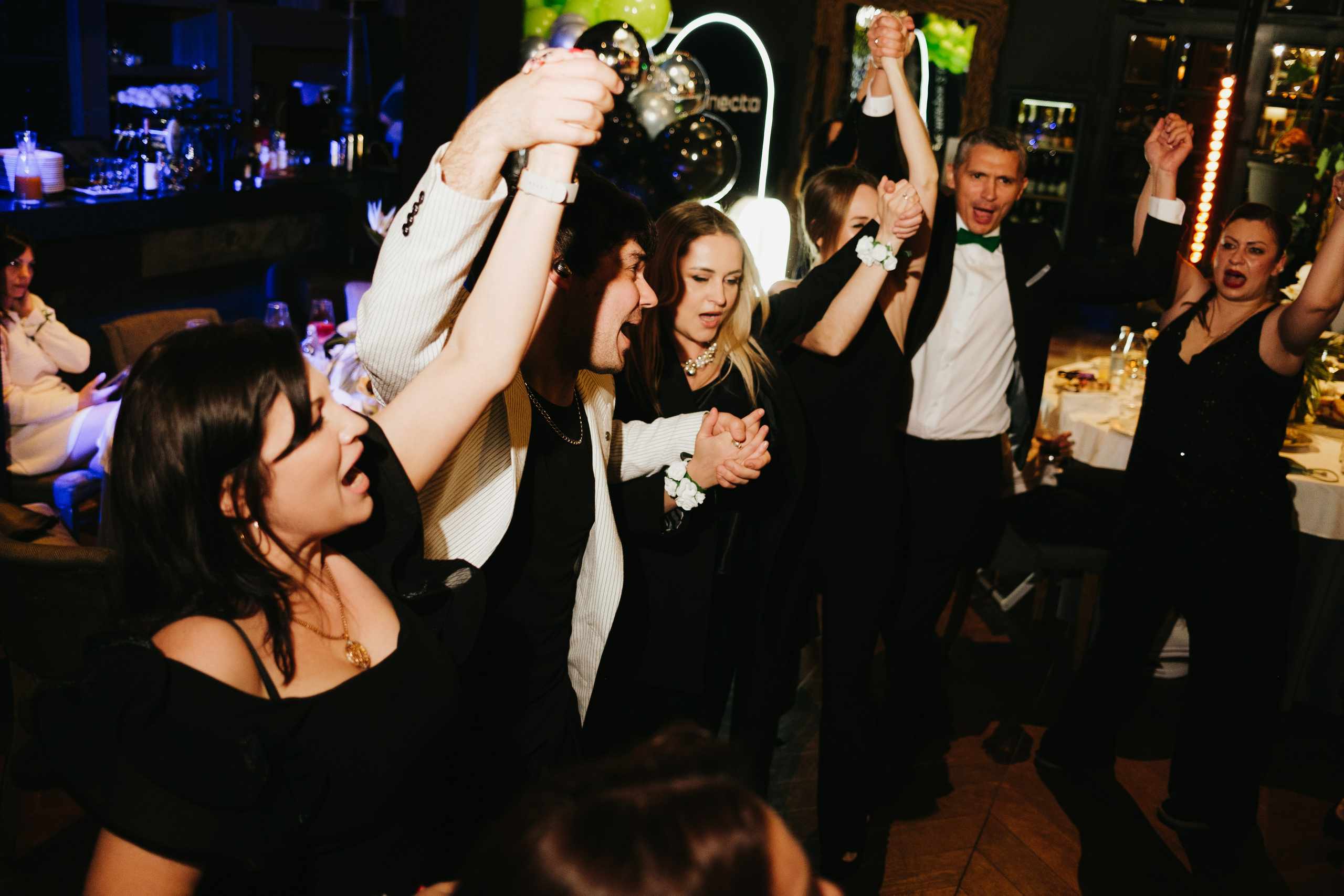 Корпоратив в Сириусу (Адлер) 10 лет компании. Свадебный фотограф Денис Ожигин в Краснодаре и крае. Эмоциональная и стильная съемка вашего дня