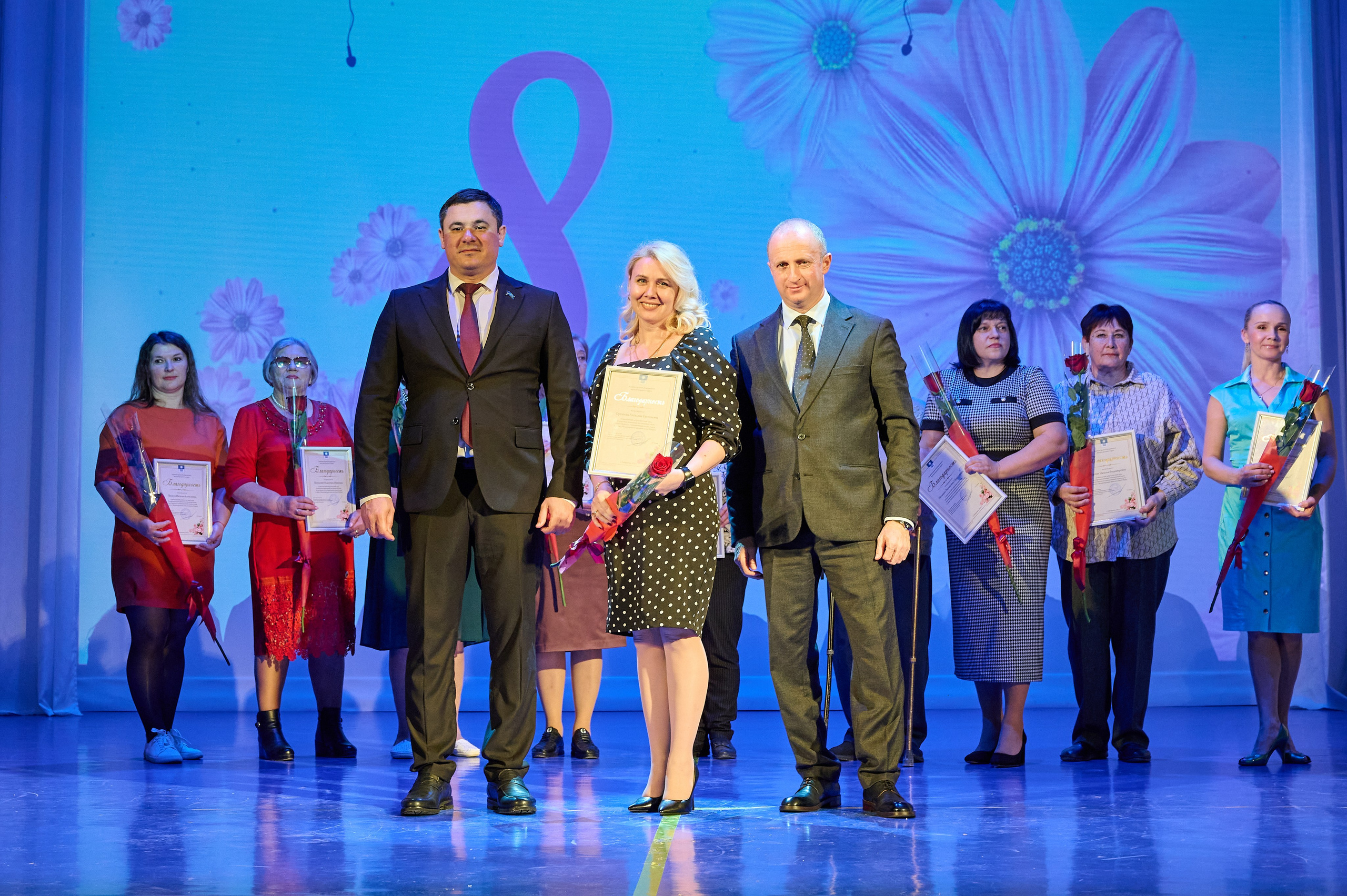 8 марта в Марьиной роще. Жизнь курорта Кабардинка в фотографиях