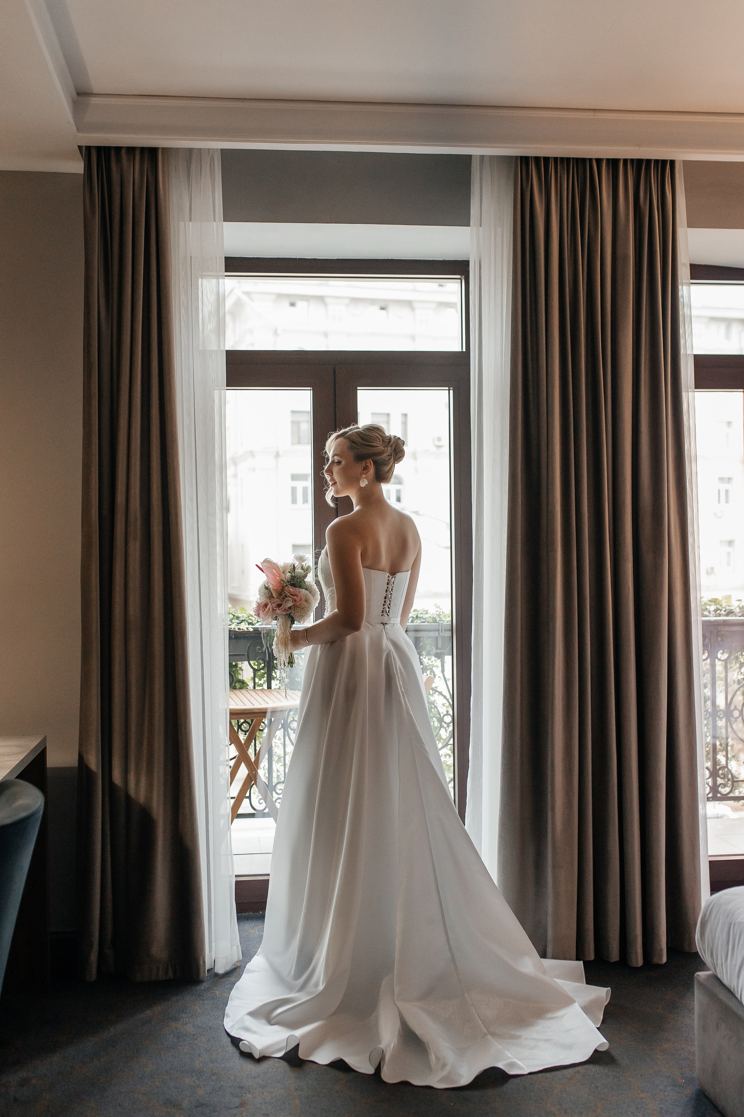 Свадебная фотосессия в отеле Хартвел в Москве