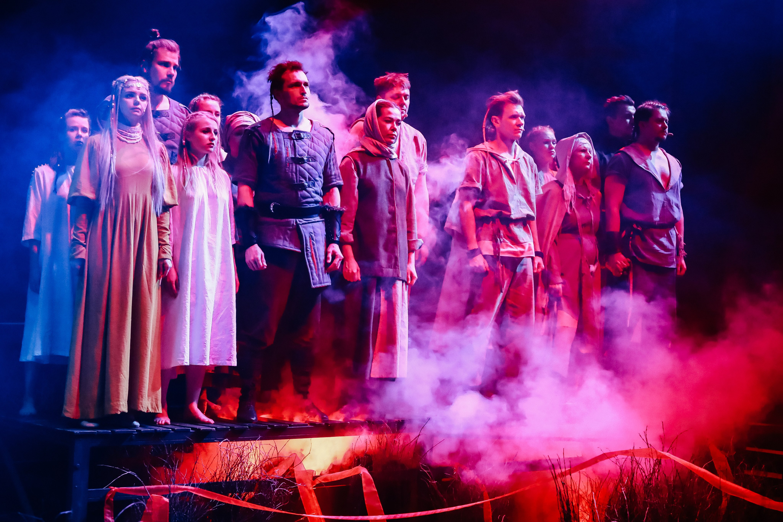 «Яга». Молодежный театр Алтая им. В. С. Золотухина. Режиссёр Дарья Догадова. Фоторепортаж. Театральная фотосъёмка