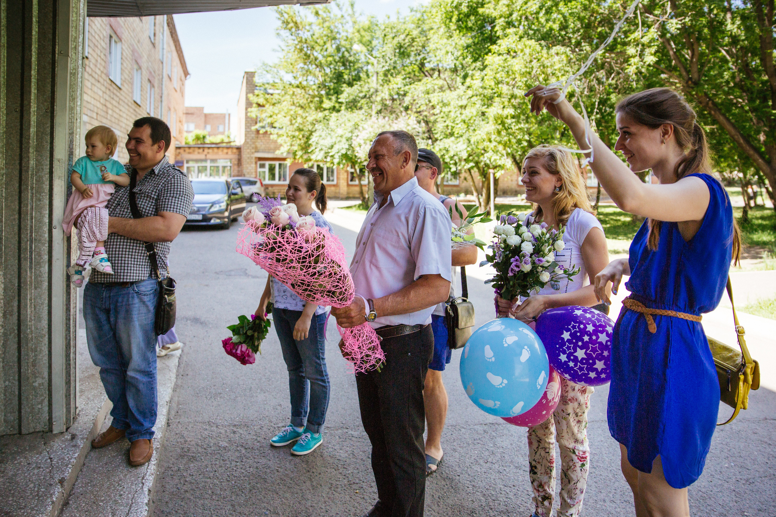 Выписка из родильного дома. Марина Соколова. Контентный и семейный фотограф г. Красноярск