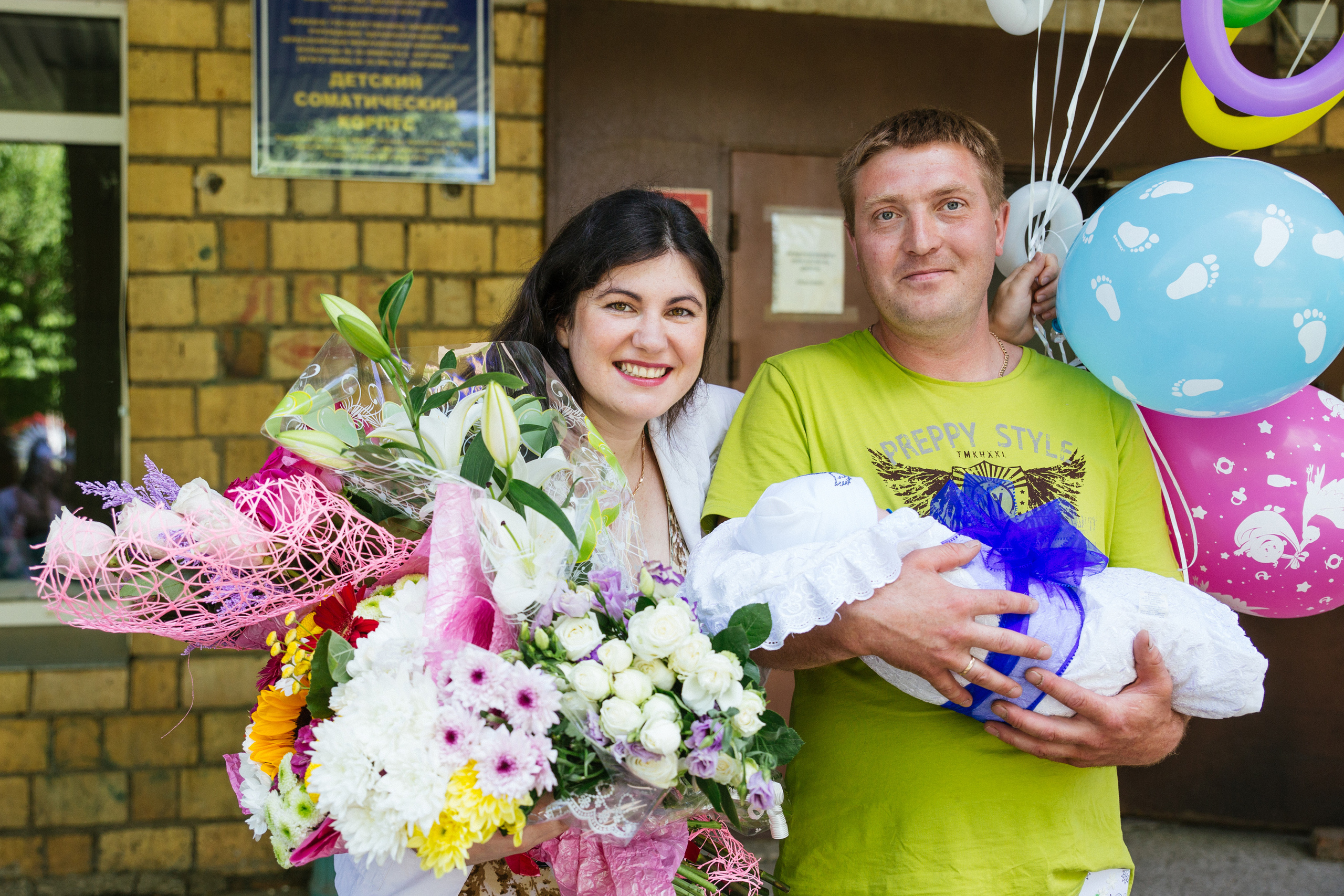 Выписка из родильного дома. Марина Соколова. Контентный и семейный фотограф г. Красноярск
