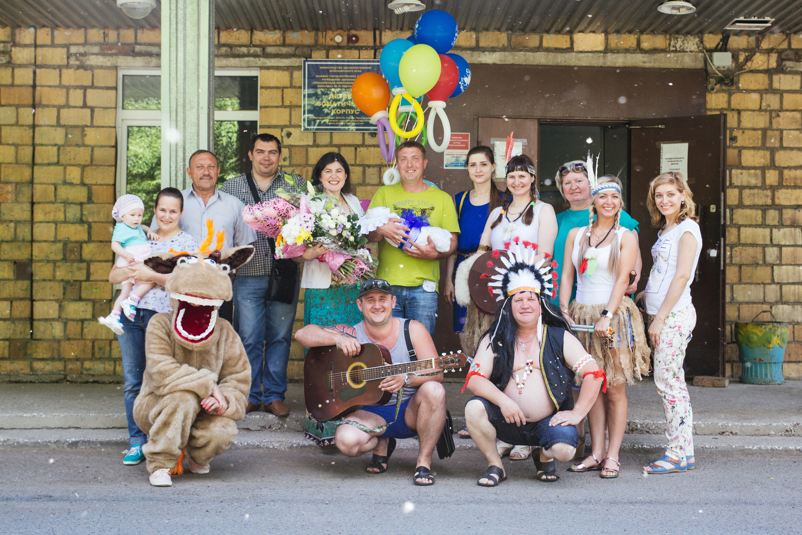 Выписка из родильного дома. Марина Соколова. Контентный и семейный фотограф г. Красноярск