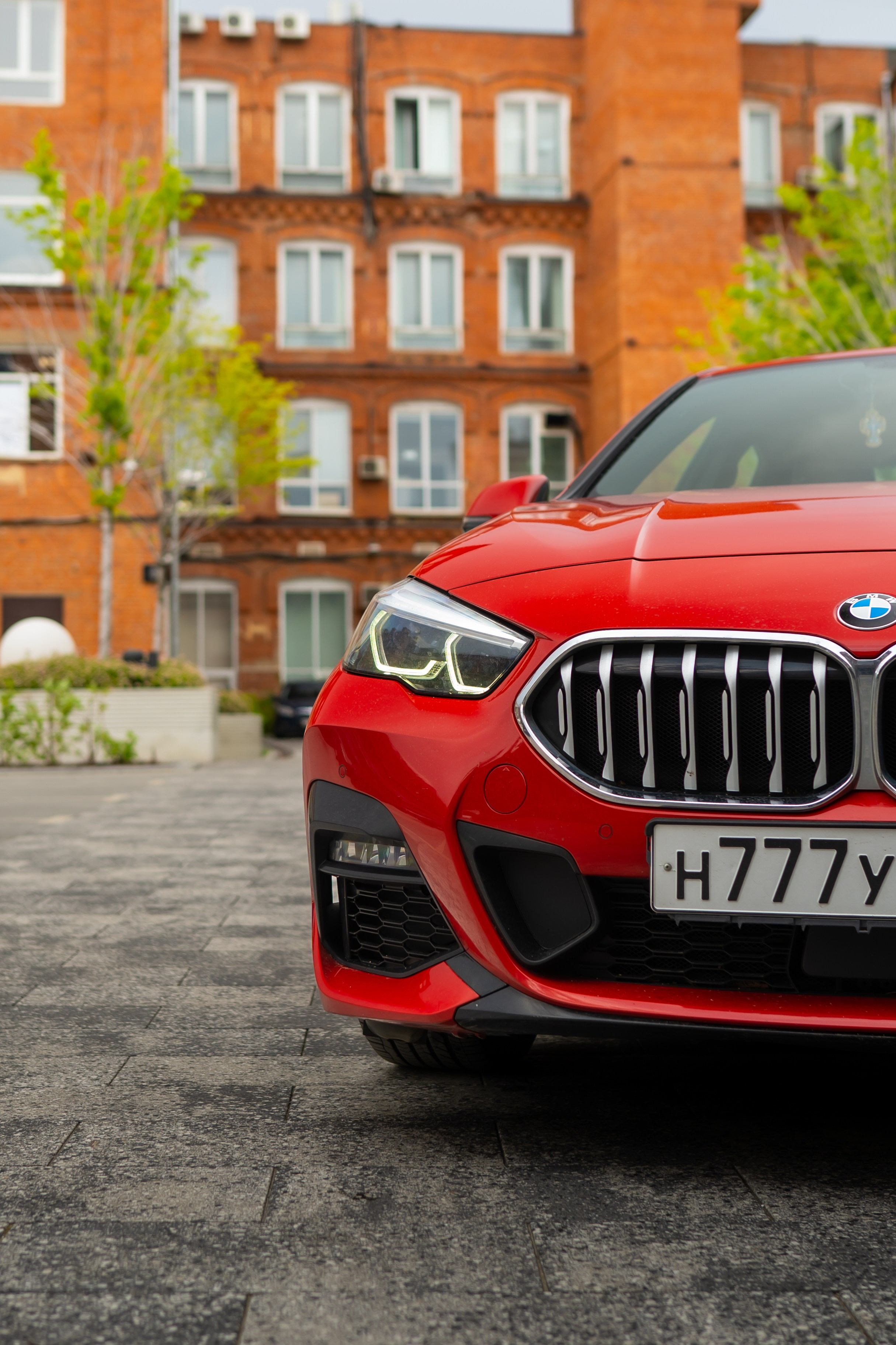 BMW 2-series. Mirllaev