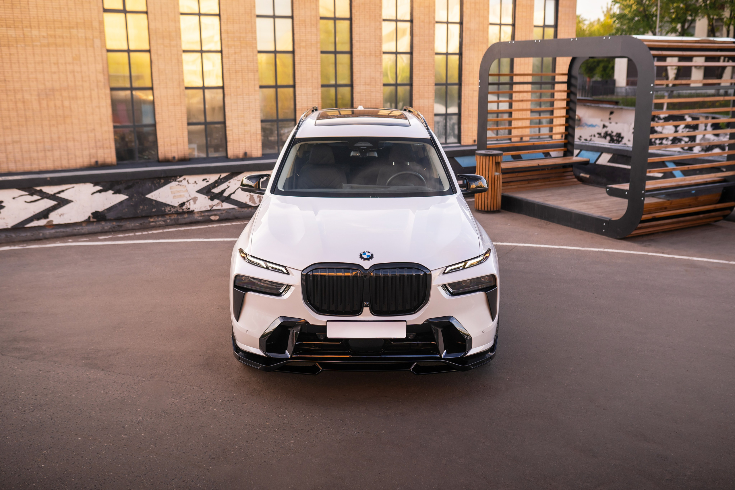 BMW X7. Mirllaev