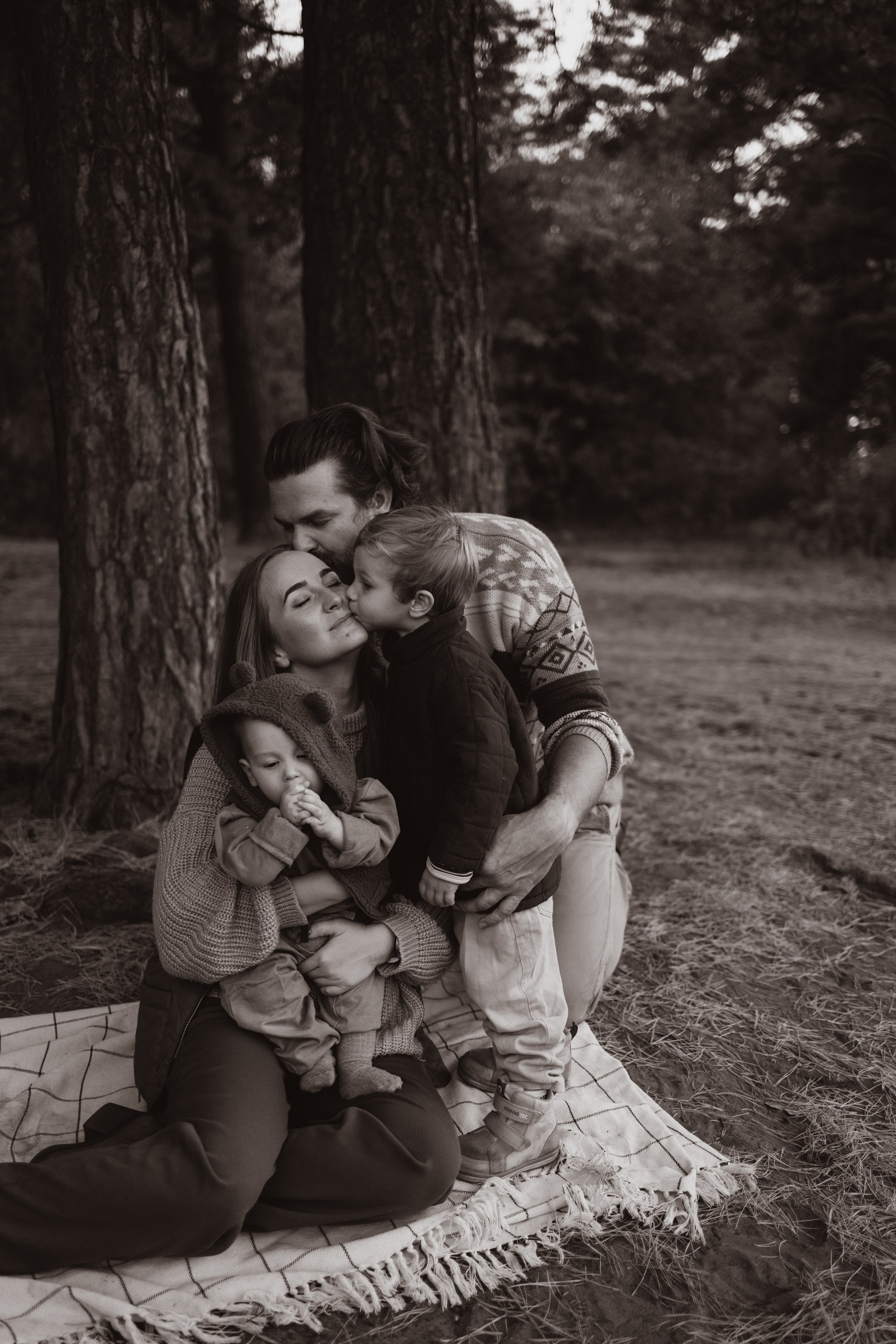 Семейные на природе. Семейный фотограф и видеограф Наумова Анна