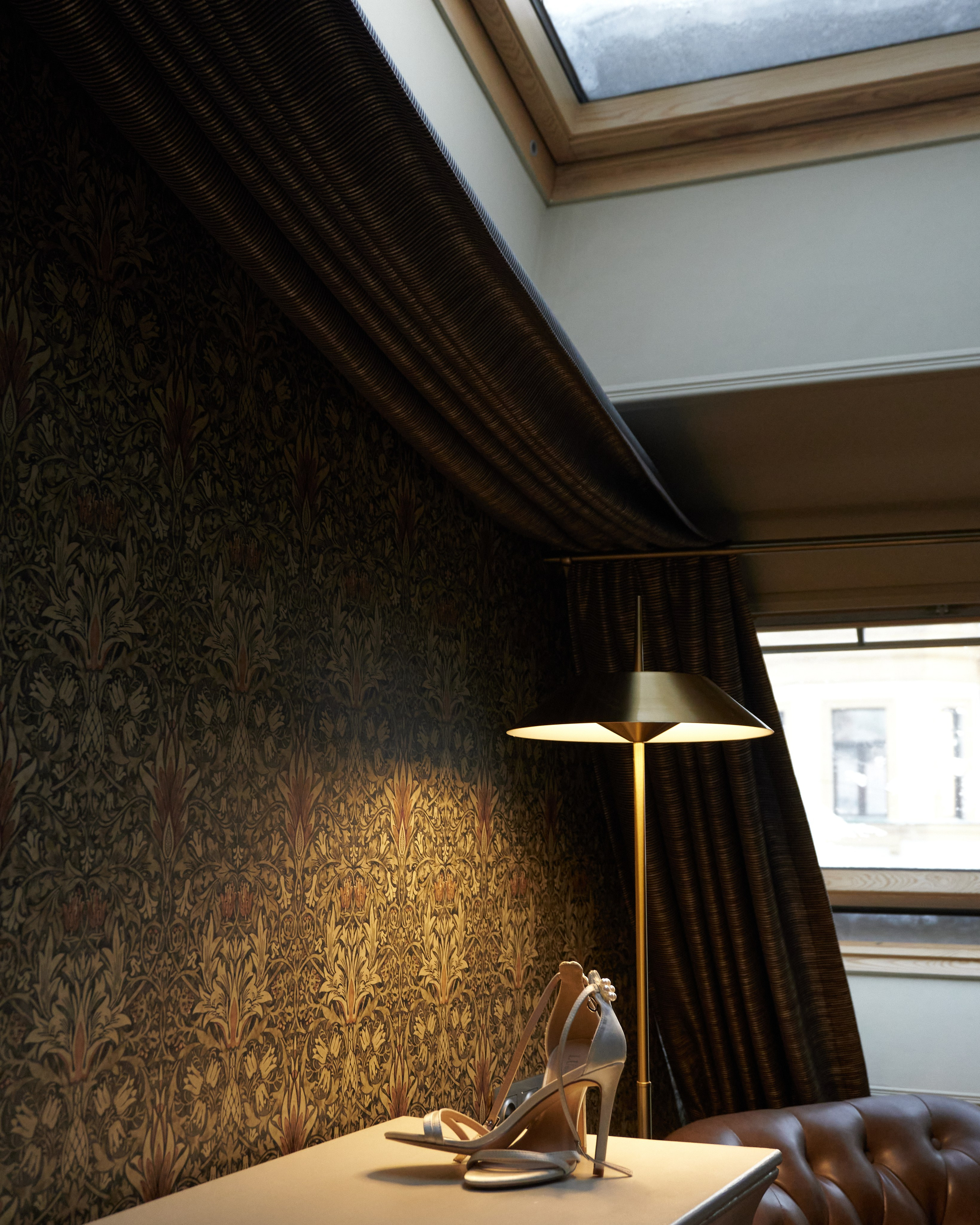 Свадебная фотосессия в отеле Арбат 6 Москва. Свадебный фотограф в Москве Алина Лисовская