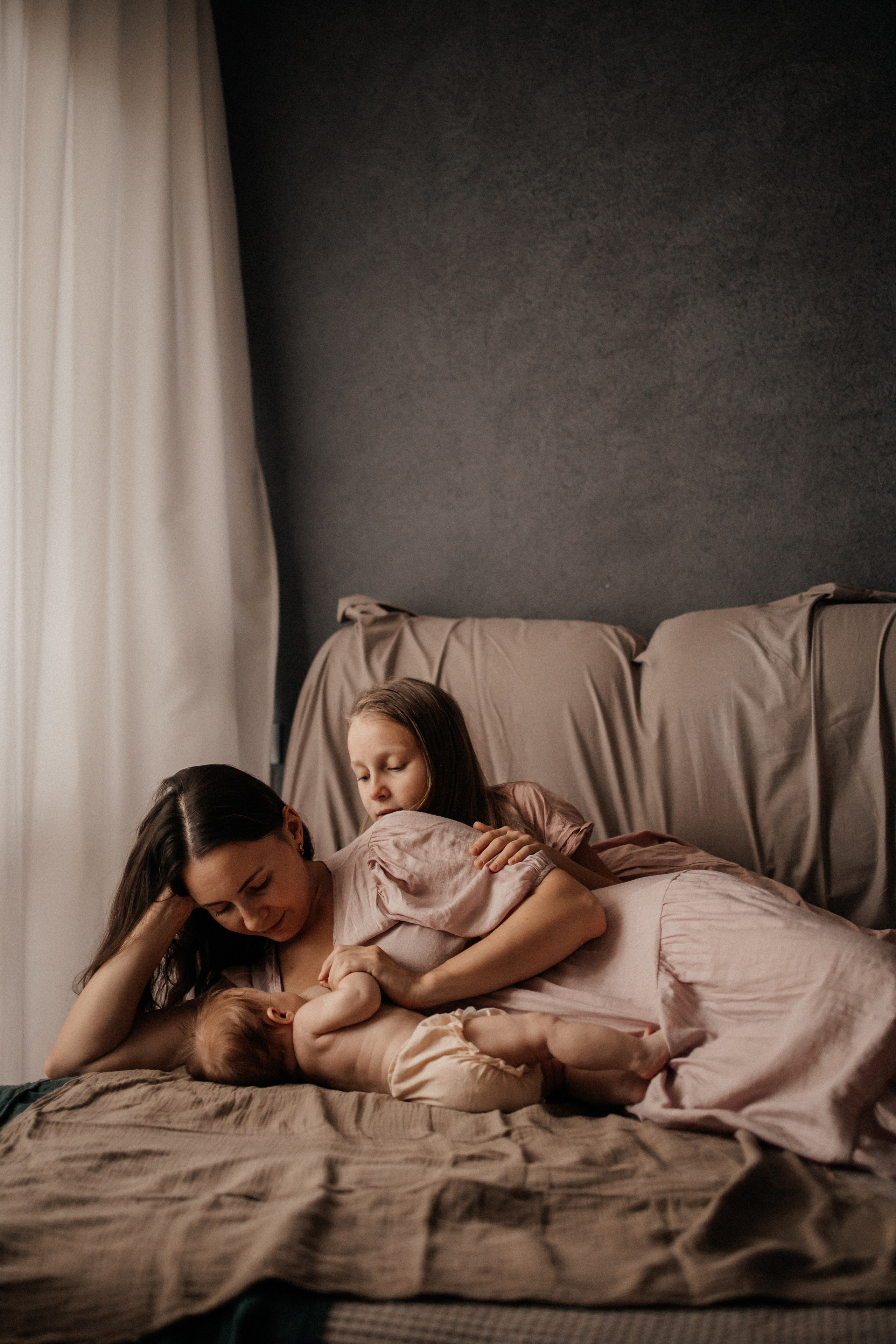 Юлия, Лиля и малышка Яся. Фотограф Алия Танцыкужина