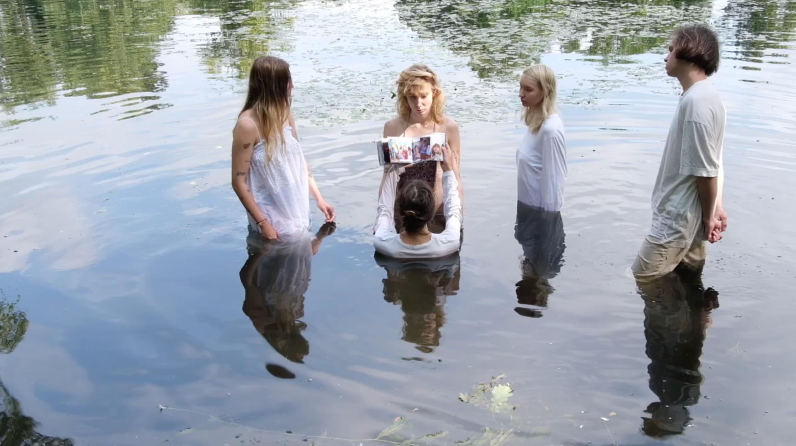 Не плач (ь) [мультимедийный проект]. Аня белка — художница и фотограф