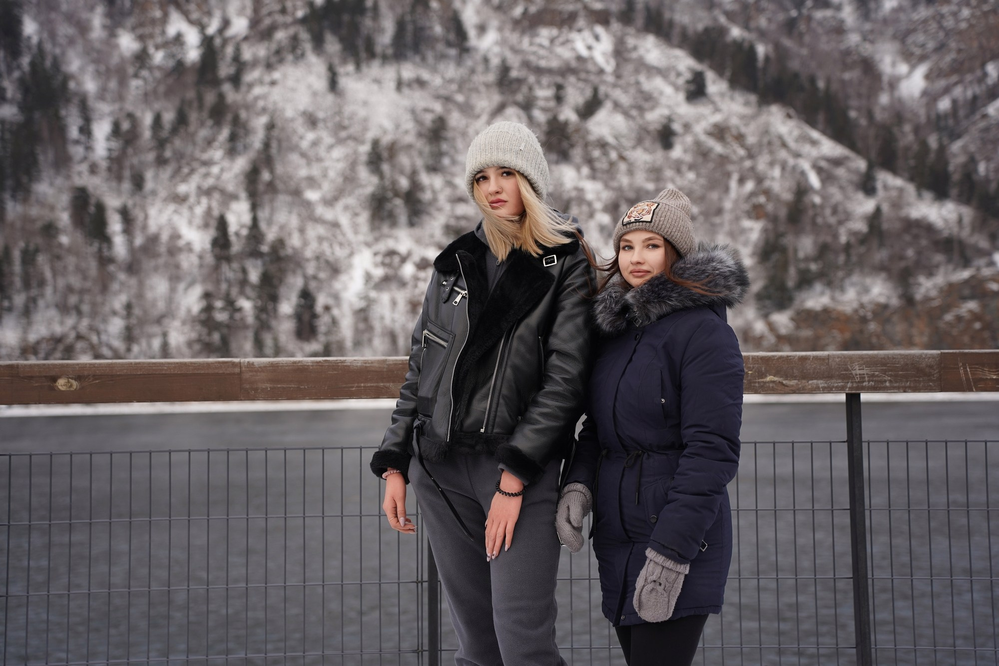 Зимняя фотосессия для выпускного альбома студентов Дивногорского Медицинского Техникума. СИГМА | Студия выпускных альбомов Красноярск